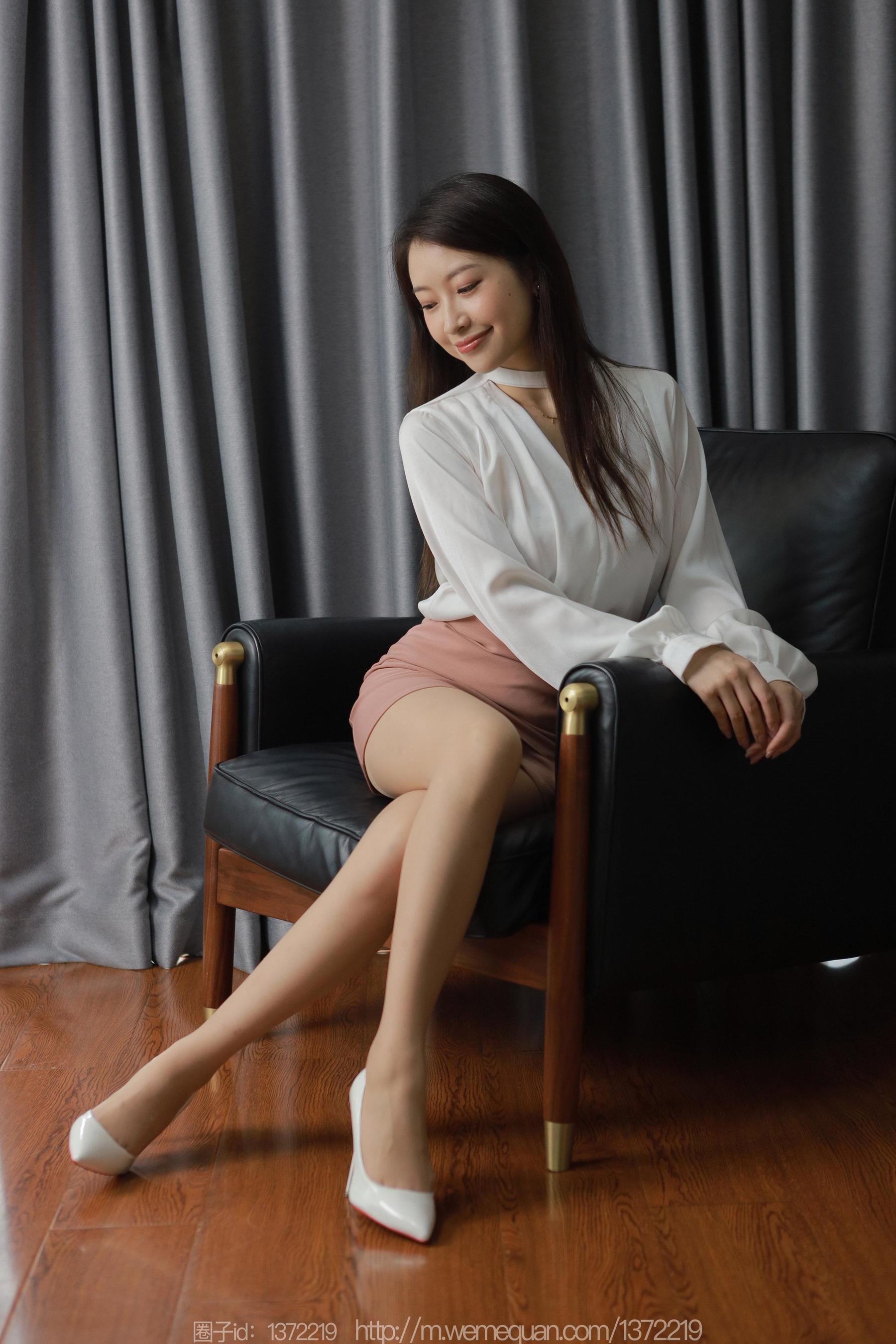 IESS异思趣向 - 模特：小婕 《粉色的温柔》