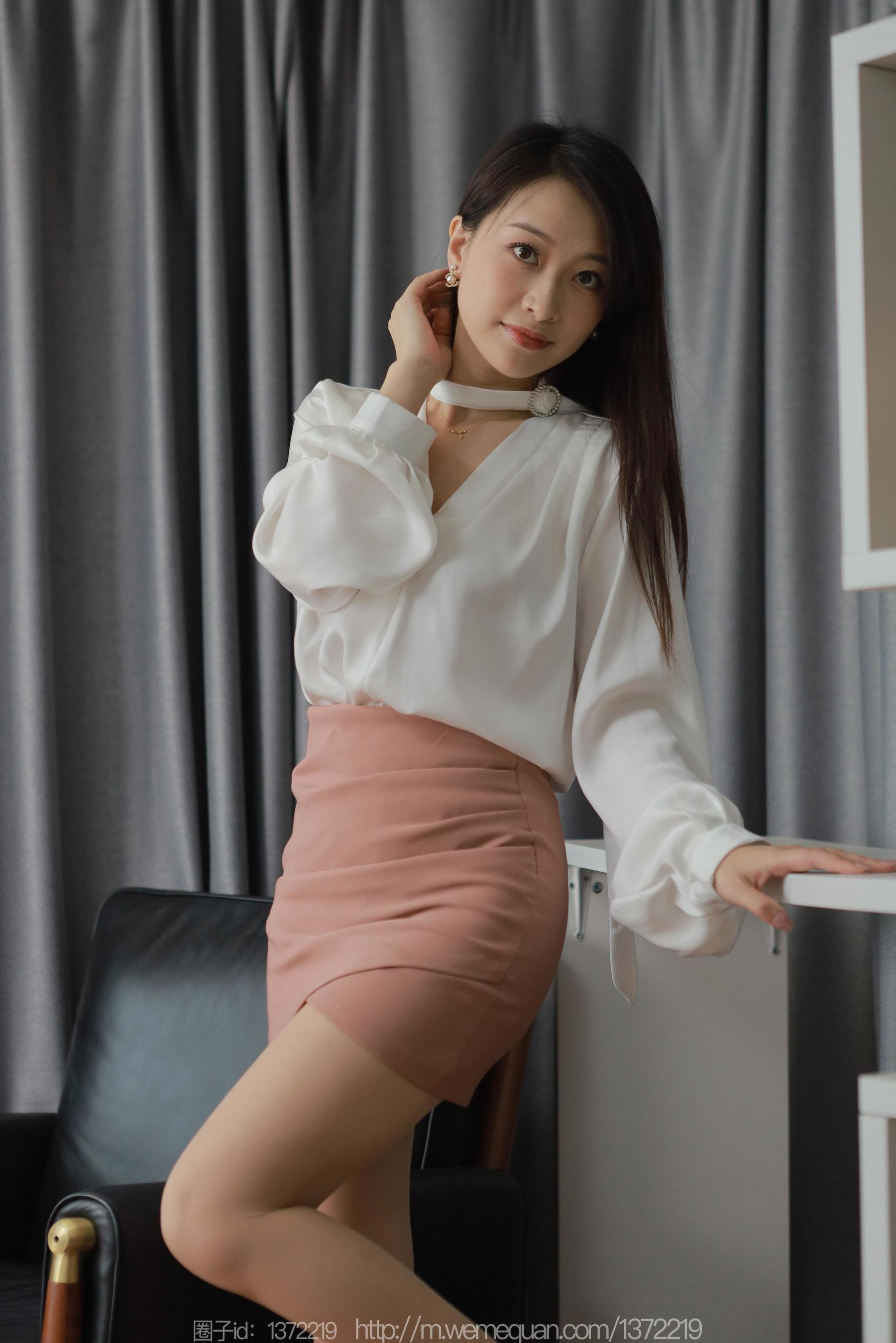 IESS异思趣向 - 模特：小婕 《粉色的温柔》
