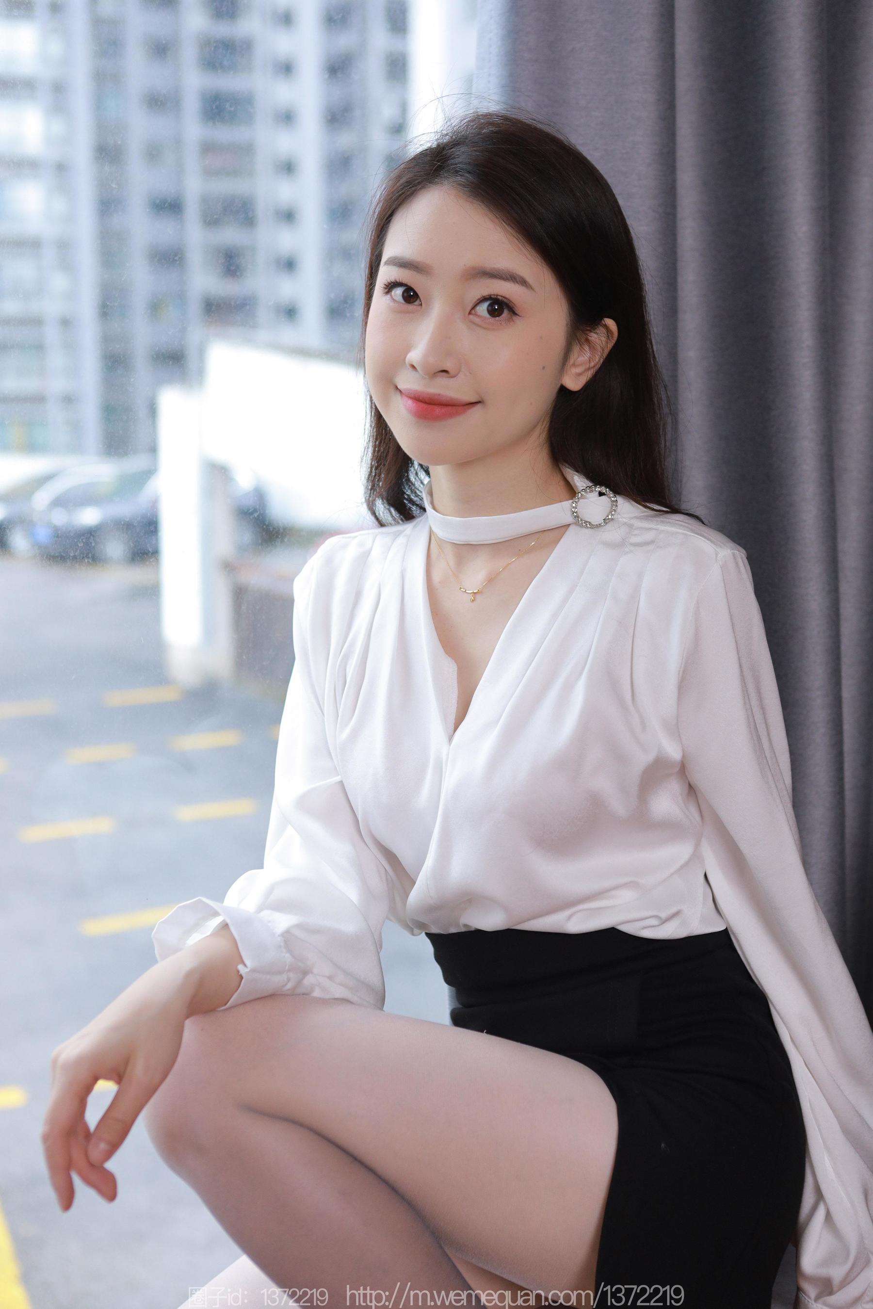 IESS异思趣向 - 模特：小婕 《黑白渐变》