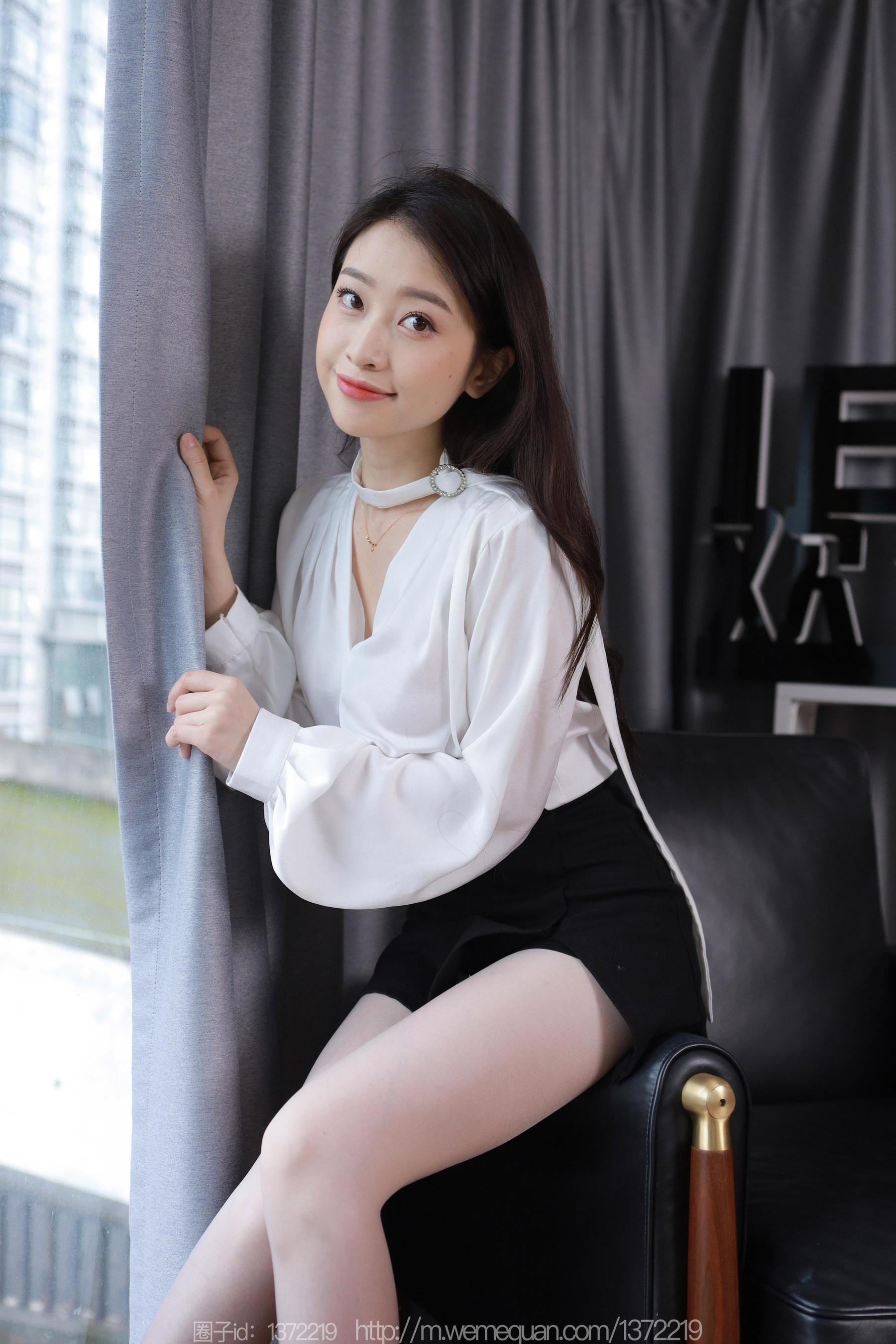 IESS异思趣向 - 模特：小婕 《黑白渐变》