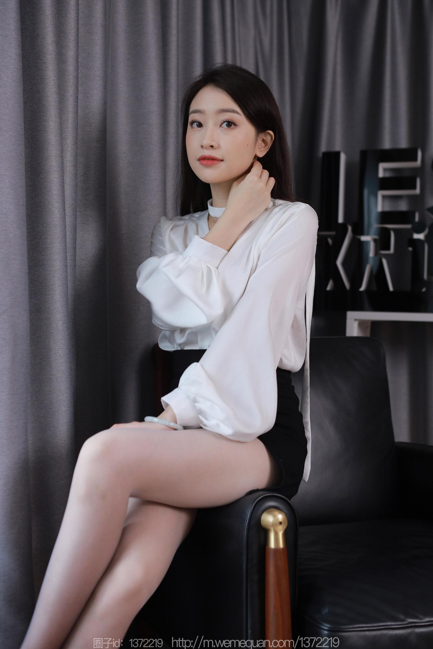 IESS异思趣向 - 模特：小婕 《黑白渐变》
