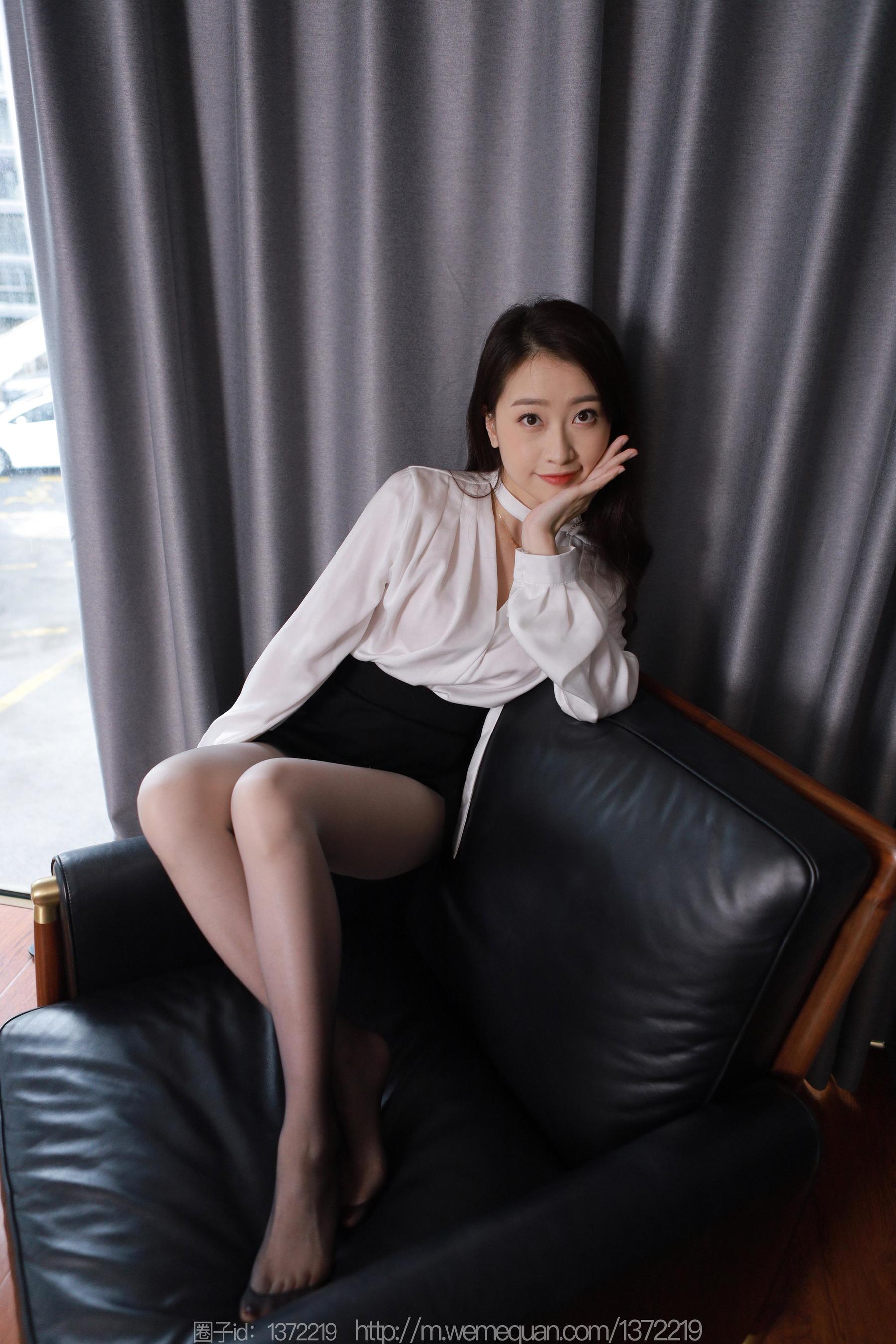 IESS异思趣向 - 模特：小婕 《黑白渐变》