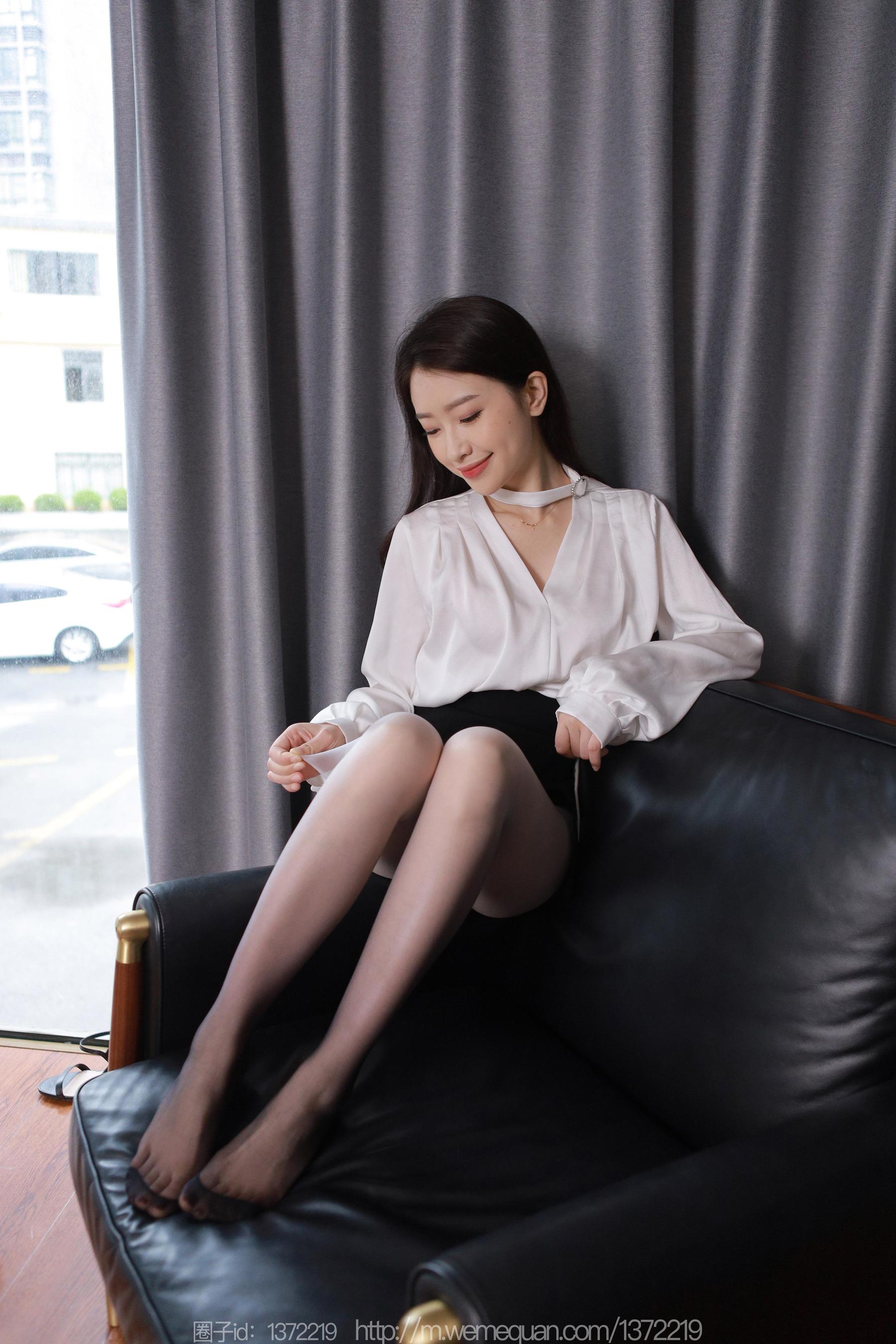 IESS异思趣向 - 模特：小婕 《黑白渐变》