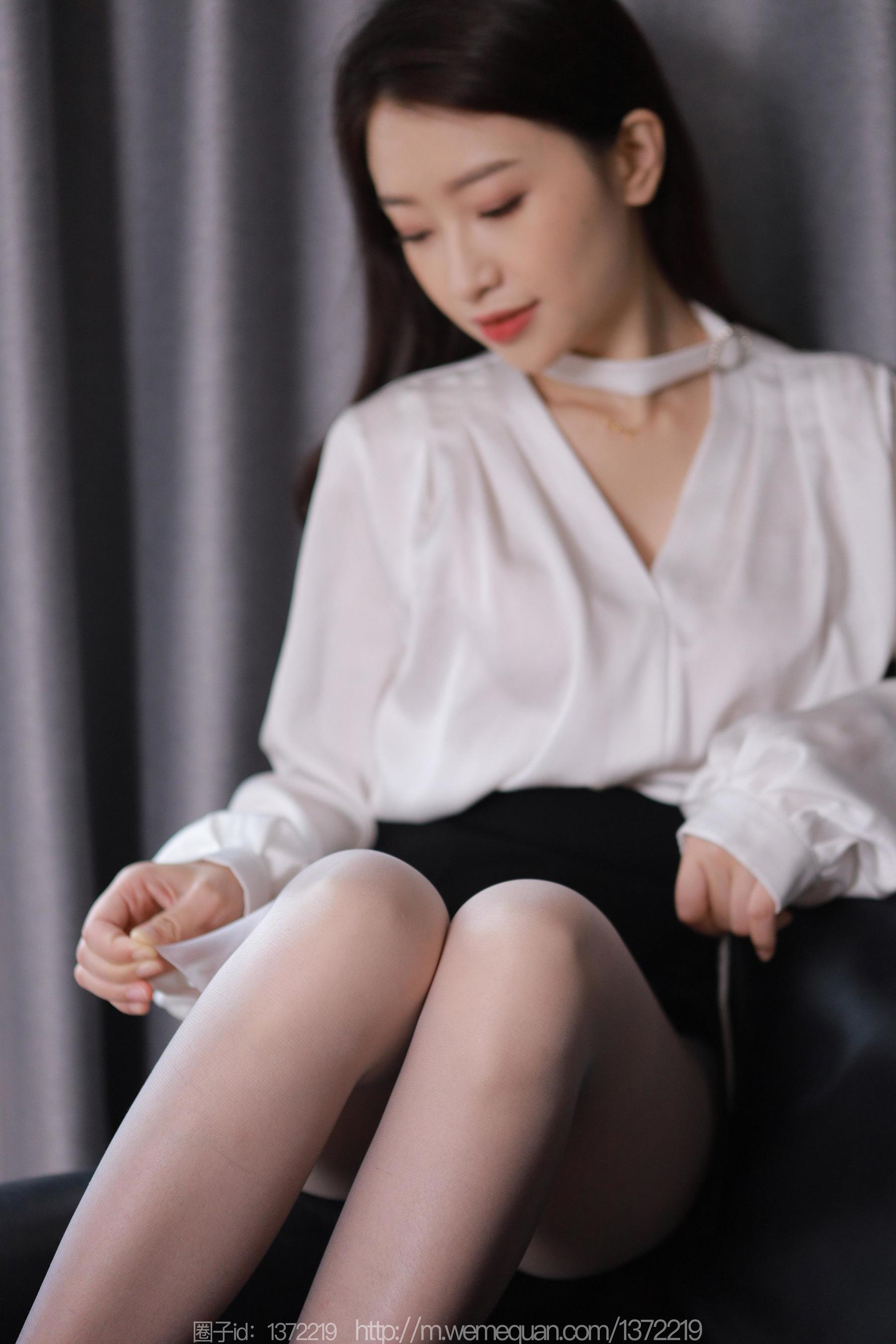 IESS异思趣向 - 模特：小婕 《黑白渐变》