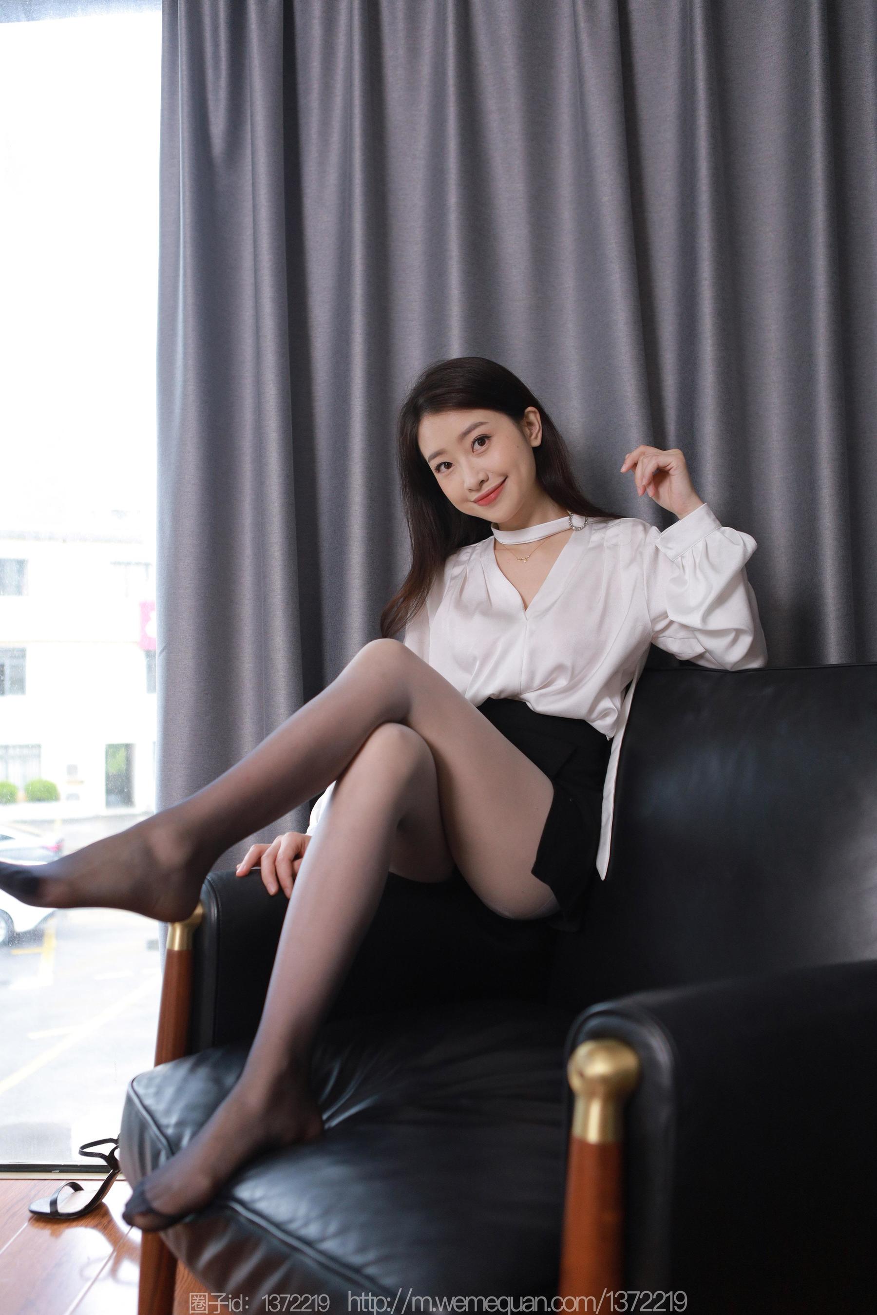 IESS异思趣向 - 模特：小婕 《黑白渐变》