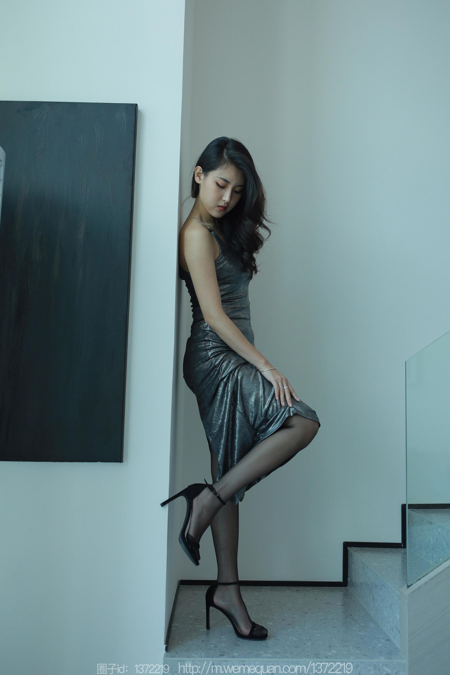 IESS异思趣向 - 模特：小宝 《液体金属裙》