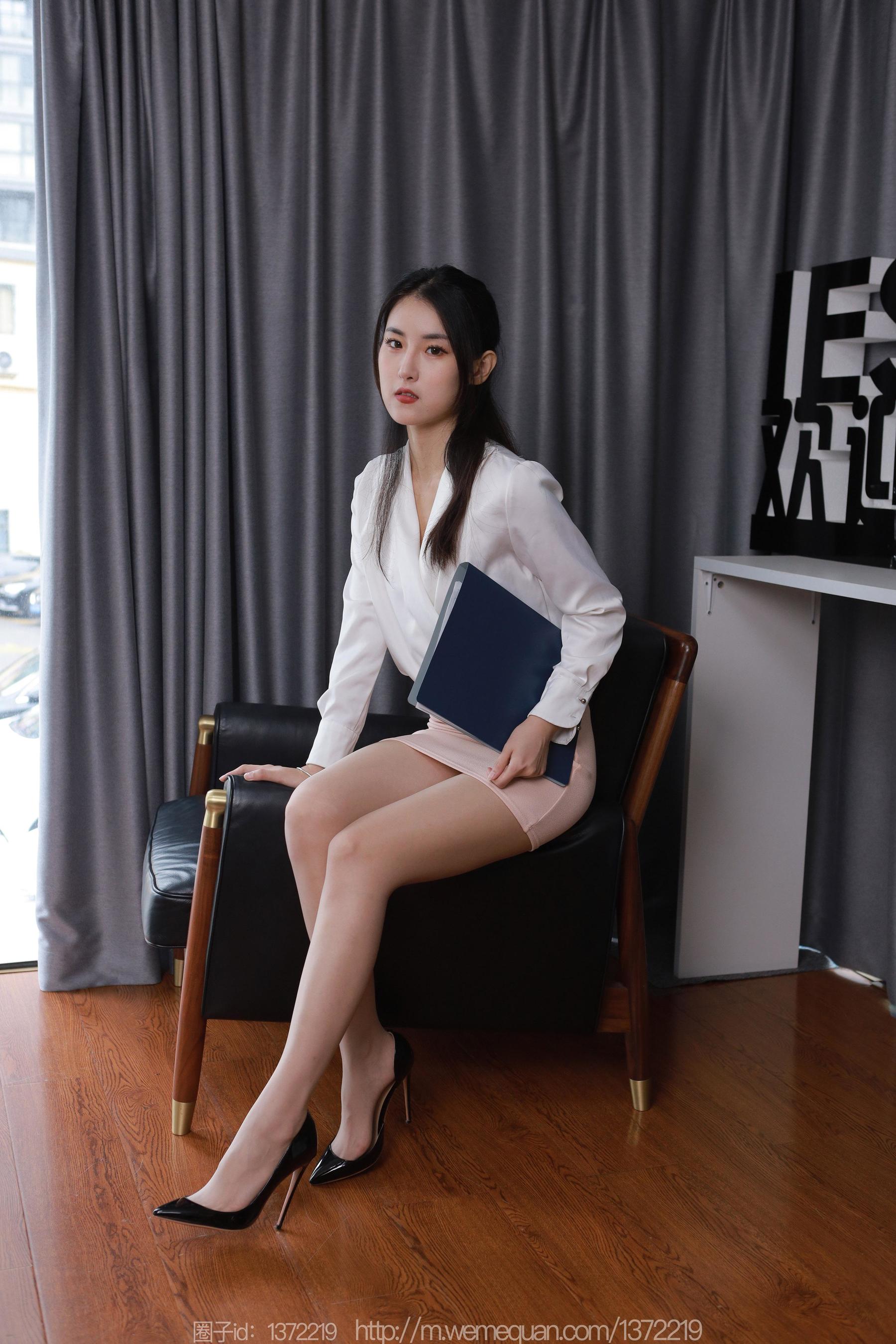 IESS异思趣向 - 模特：小宝 《都市OL女神》
