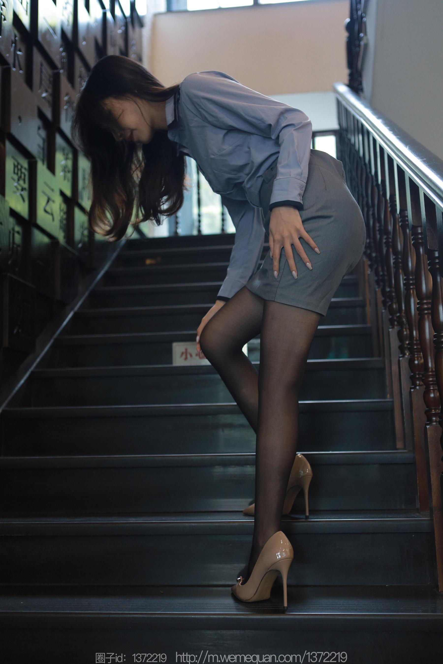 IESS异思趣向 - 模特：美子 《楼梯上的春光》