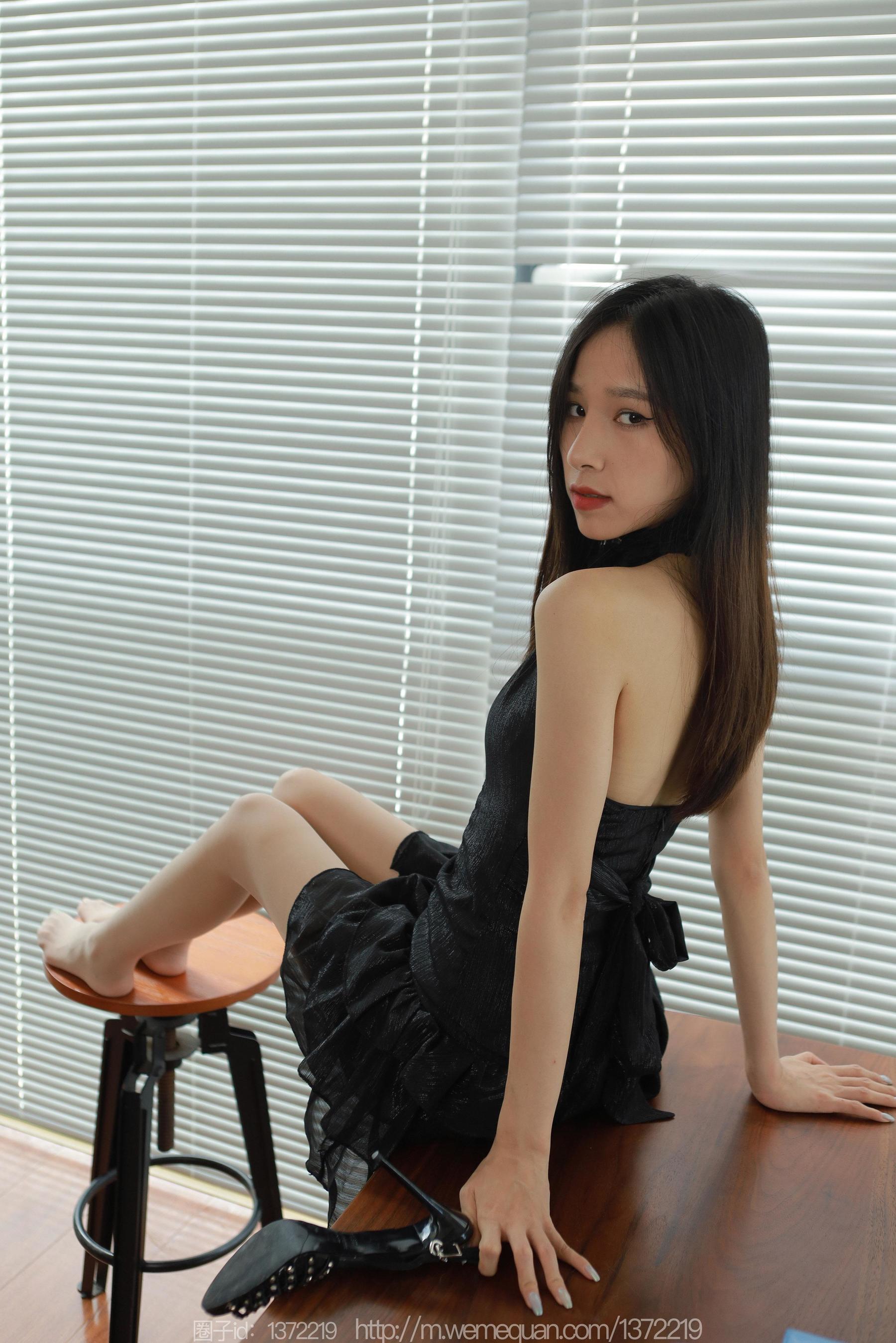 IESS异思趣向 - 模特：美子 《露背连衣裙》