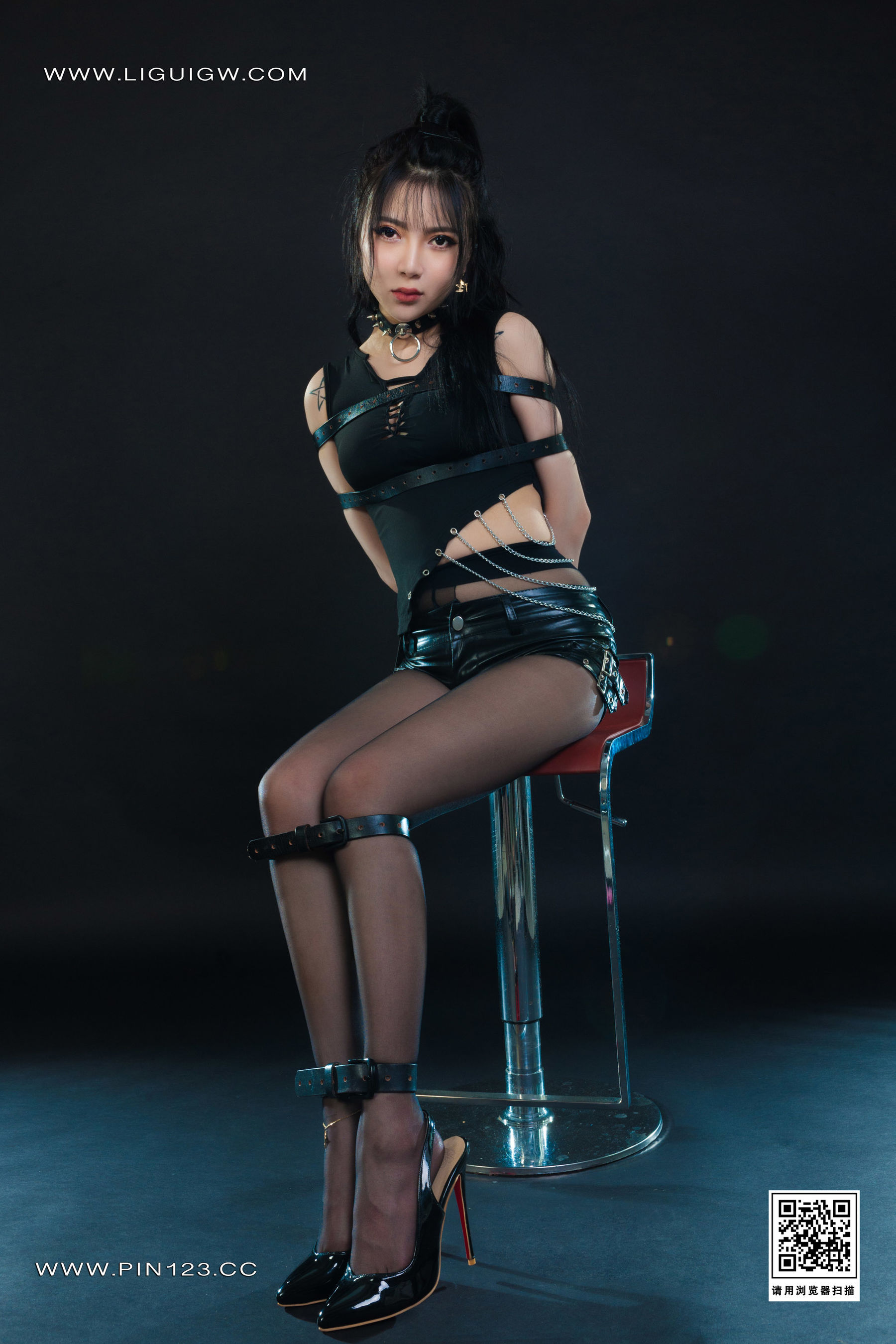 [Ligui丽柜] 2023.08.18 撕袜四马 小七