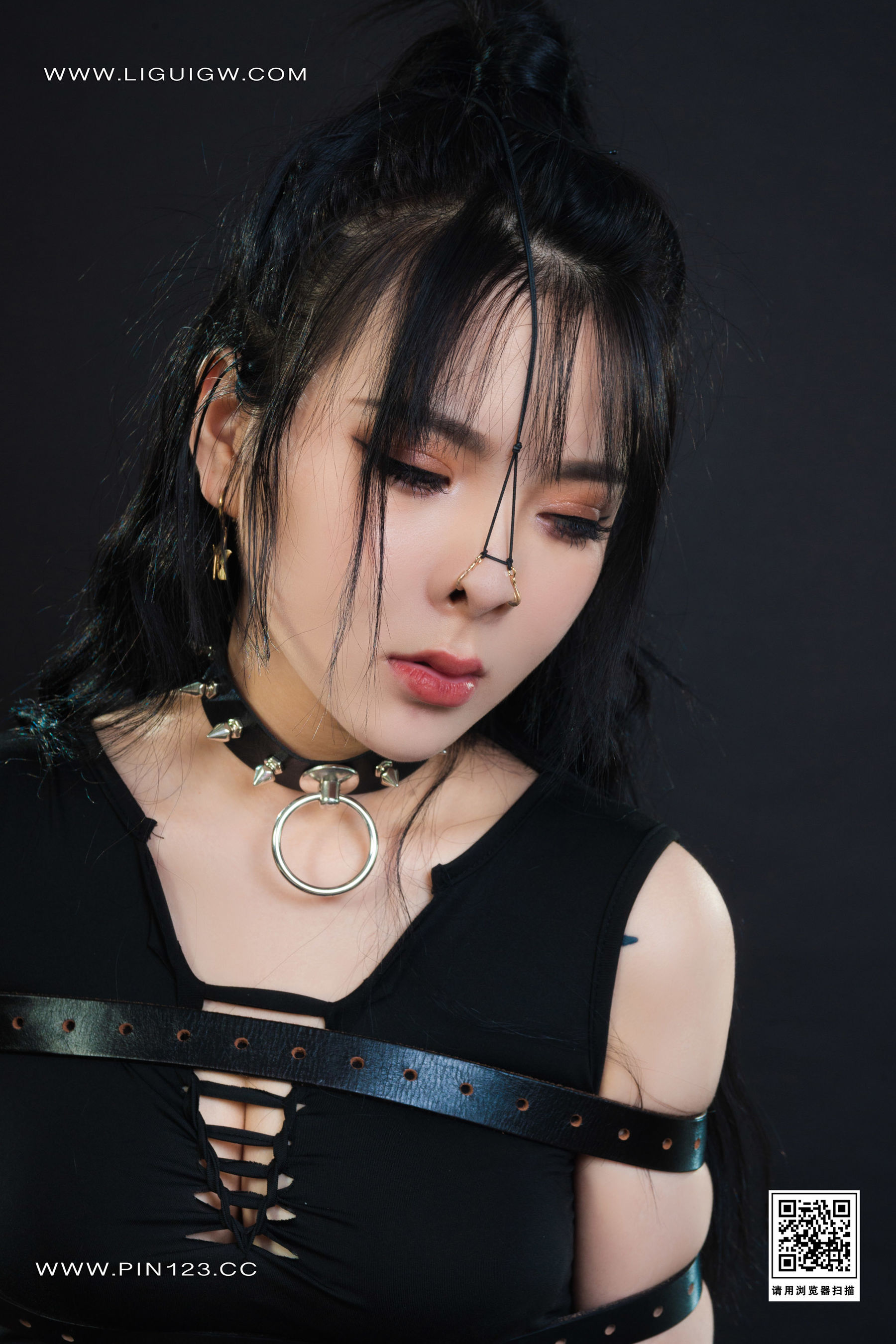 [Ligui丽柜] 2023.08.18 撕袜四马 小七
