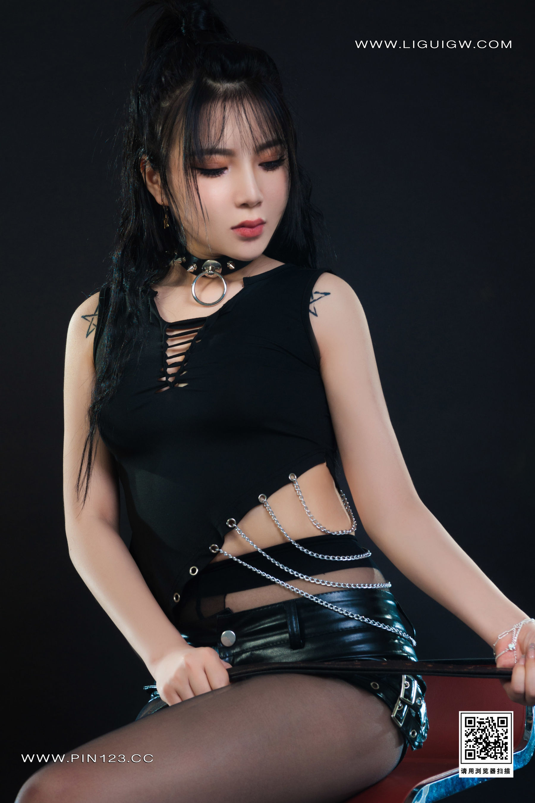 [Ligui丽柜] 2023.08.18 撕袜四马 小七