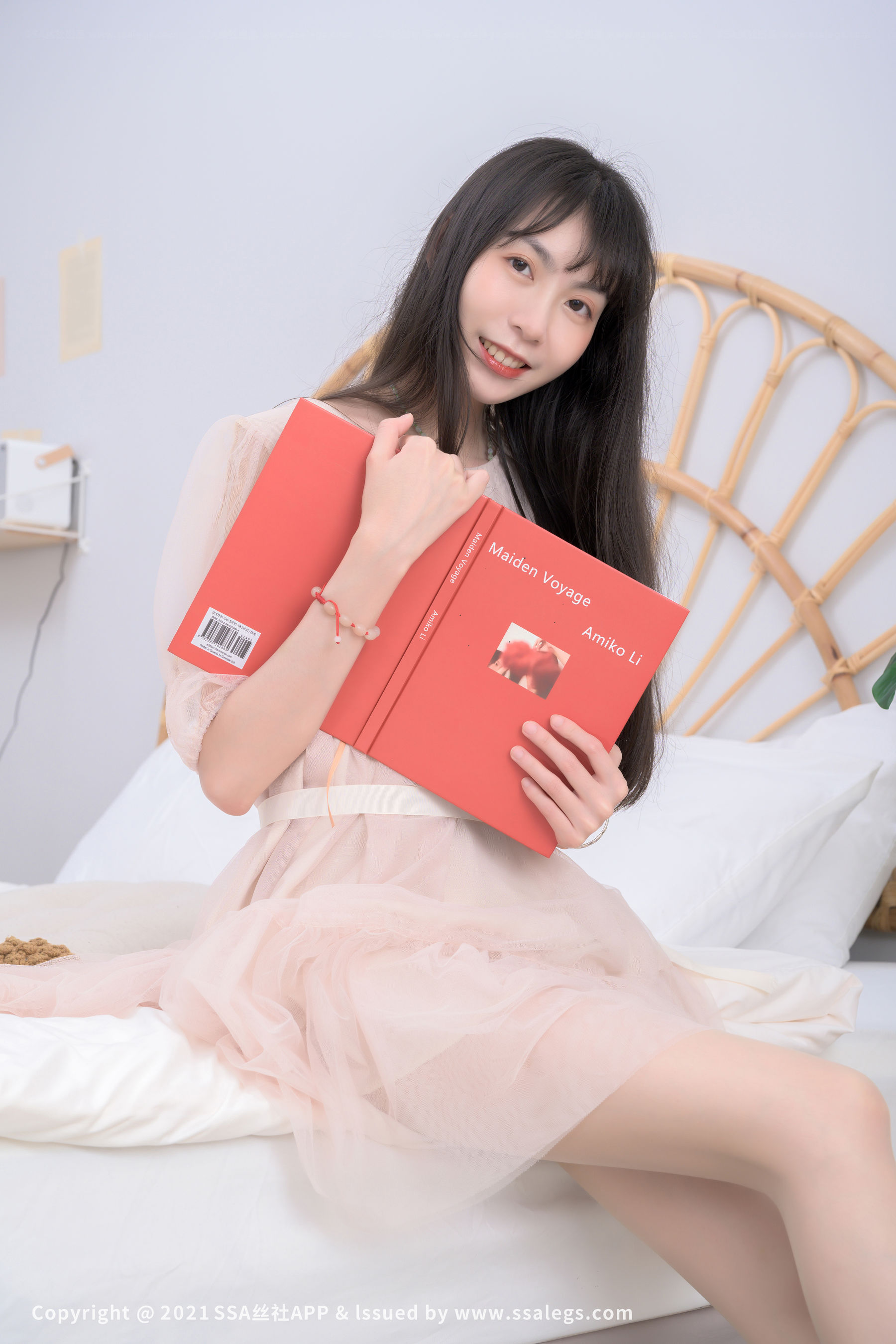 [SSA丝社]超清写真 No.764 模特 团团 的肉色油亮开裆丝袜（上）