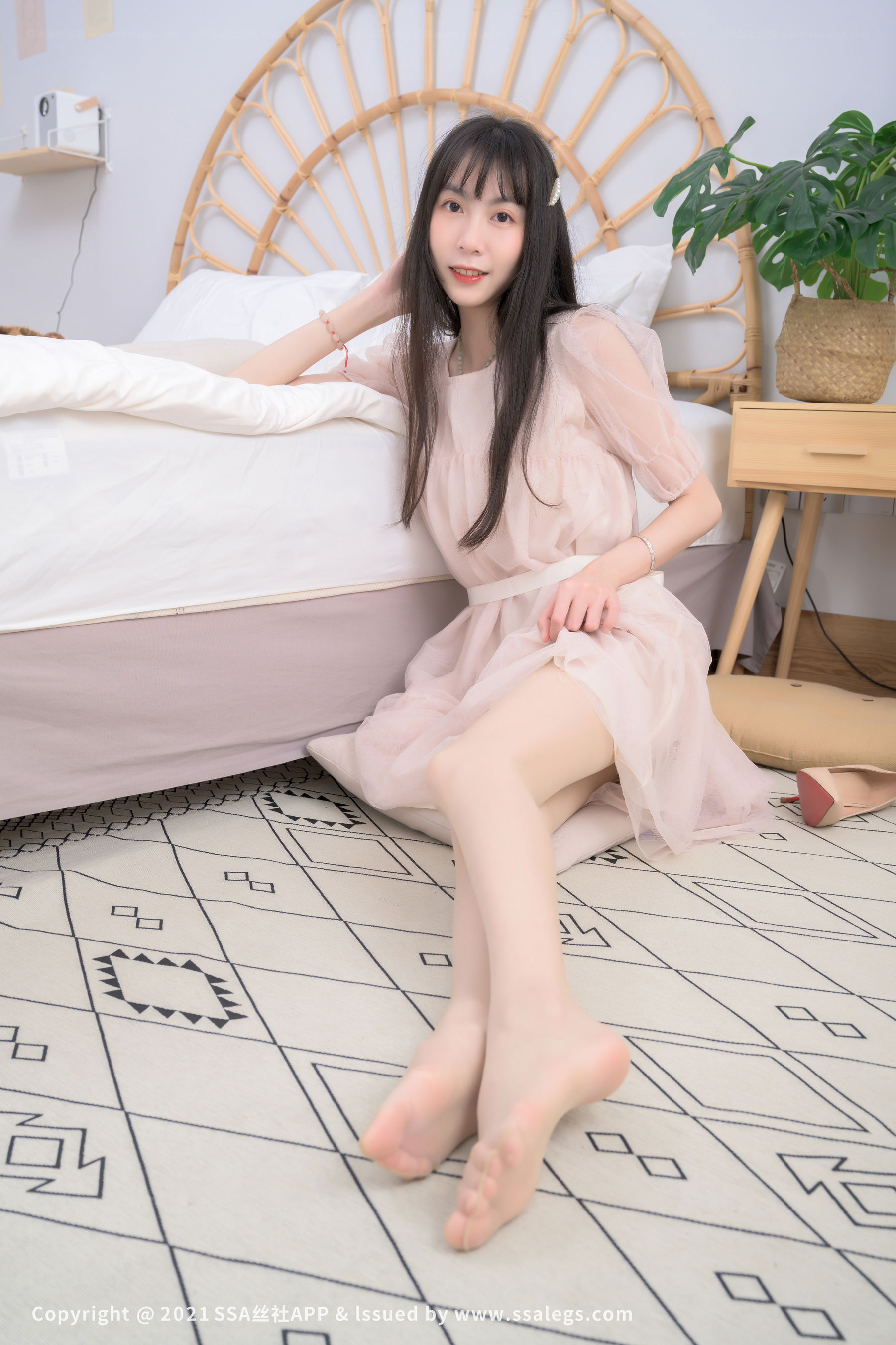 [SSA丝社]超清写真 No.765 模特 团团 的肤色油亮丝袜（下）