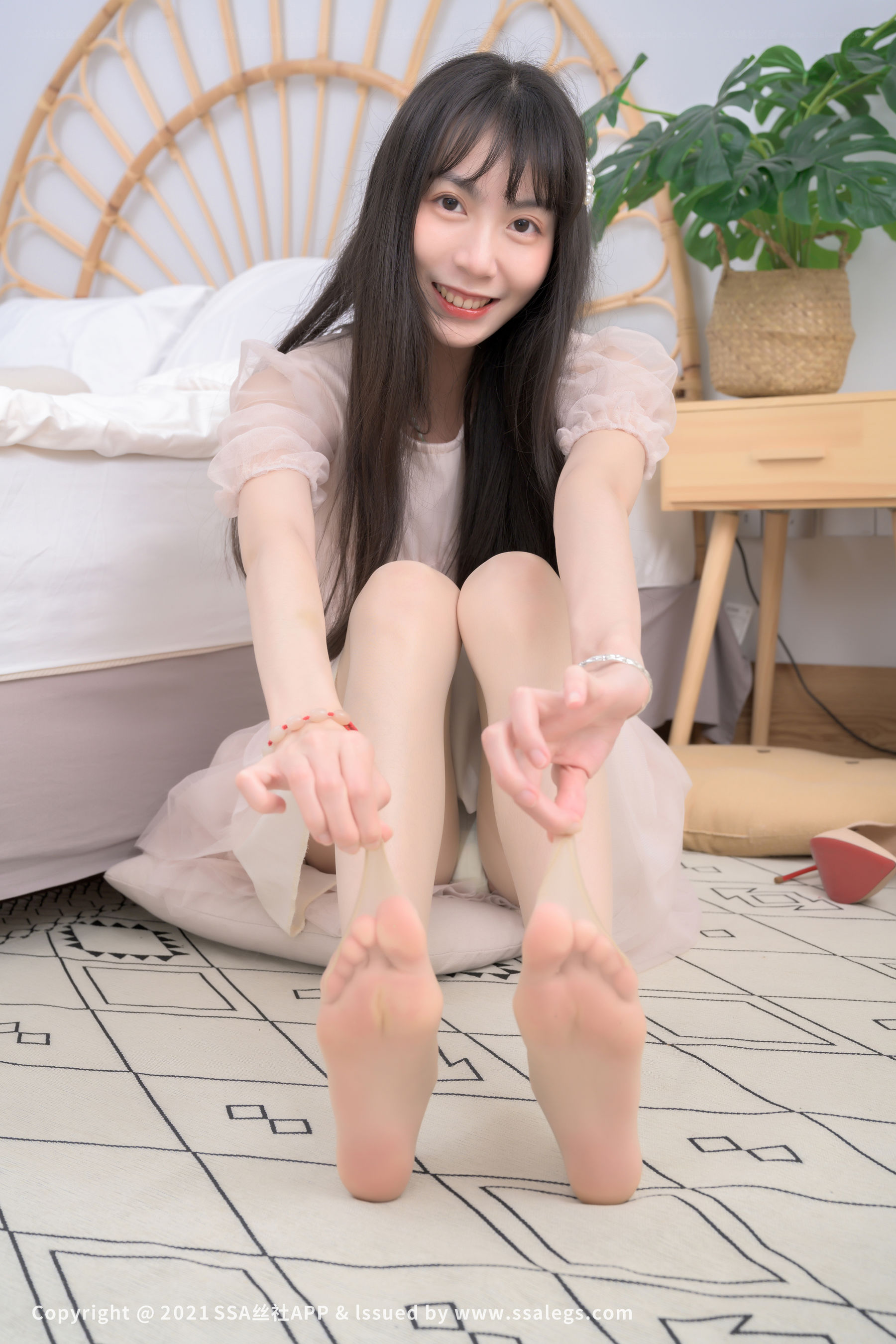 [SSA丝社]超清写真 No.765 模特 团团 的肤色油亮丝袜（下）