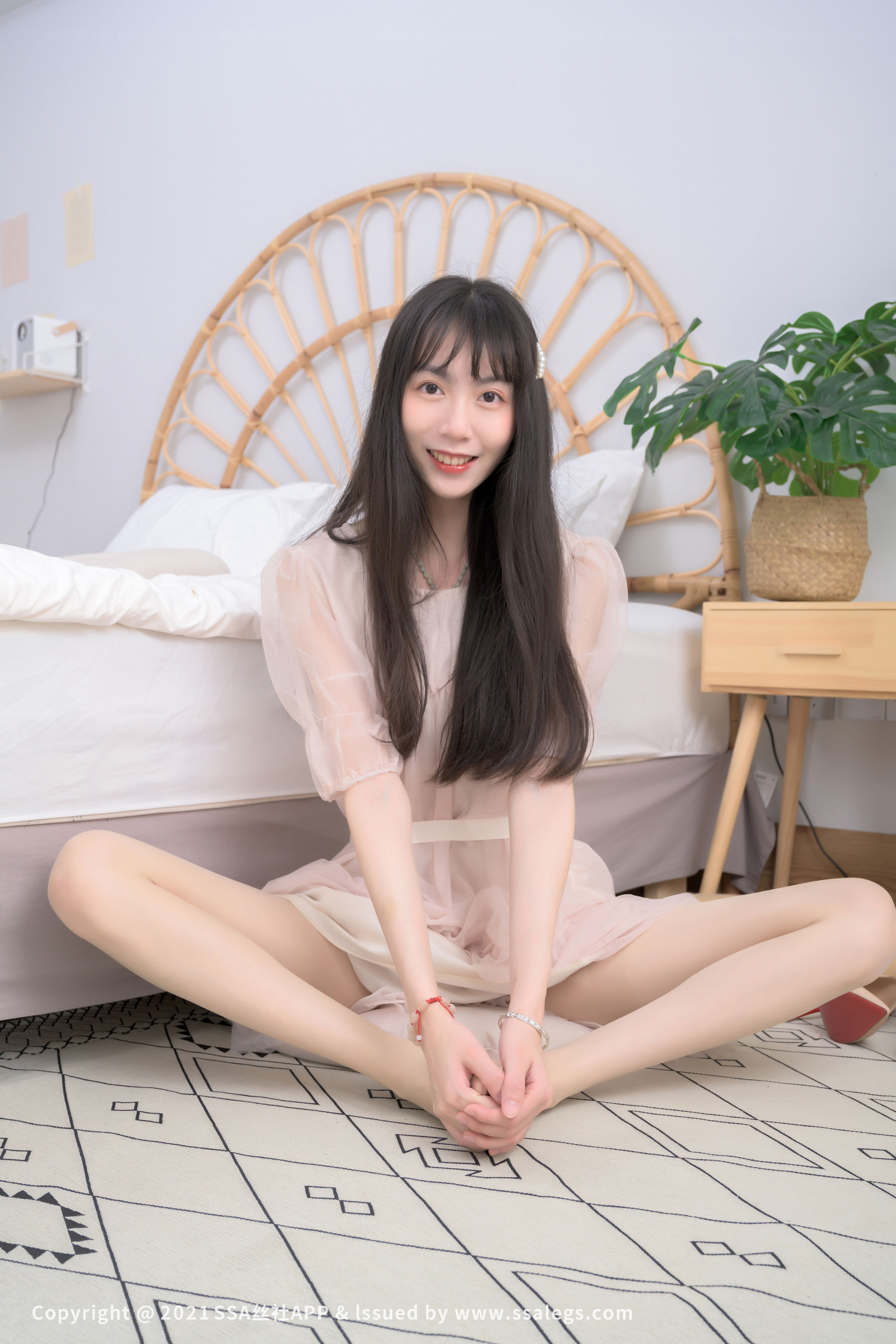 [SSA丝社]超清写真 No.765 模特 团团 的肤色油亮丝袜（下）
