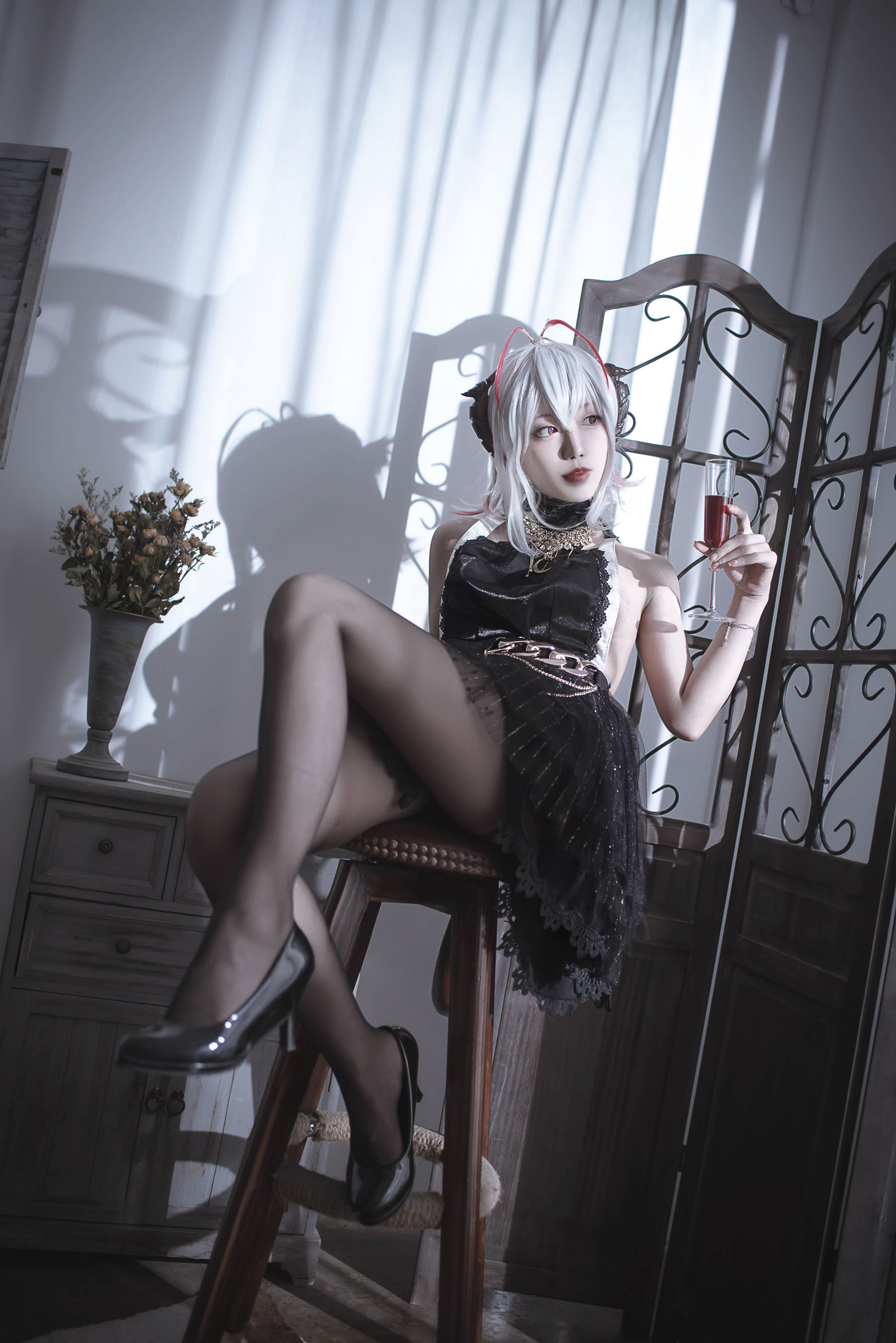 动漫博主切切celia - 明日方舟 W 礼服