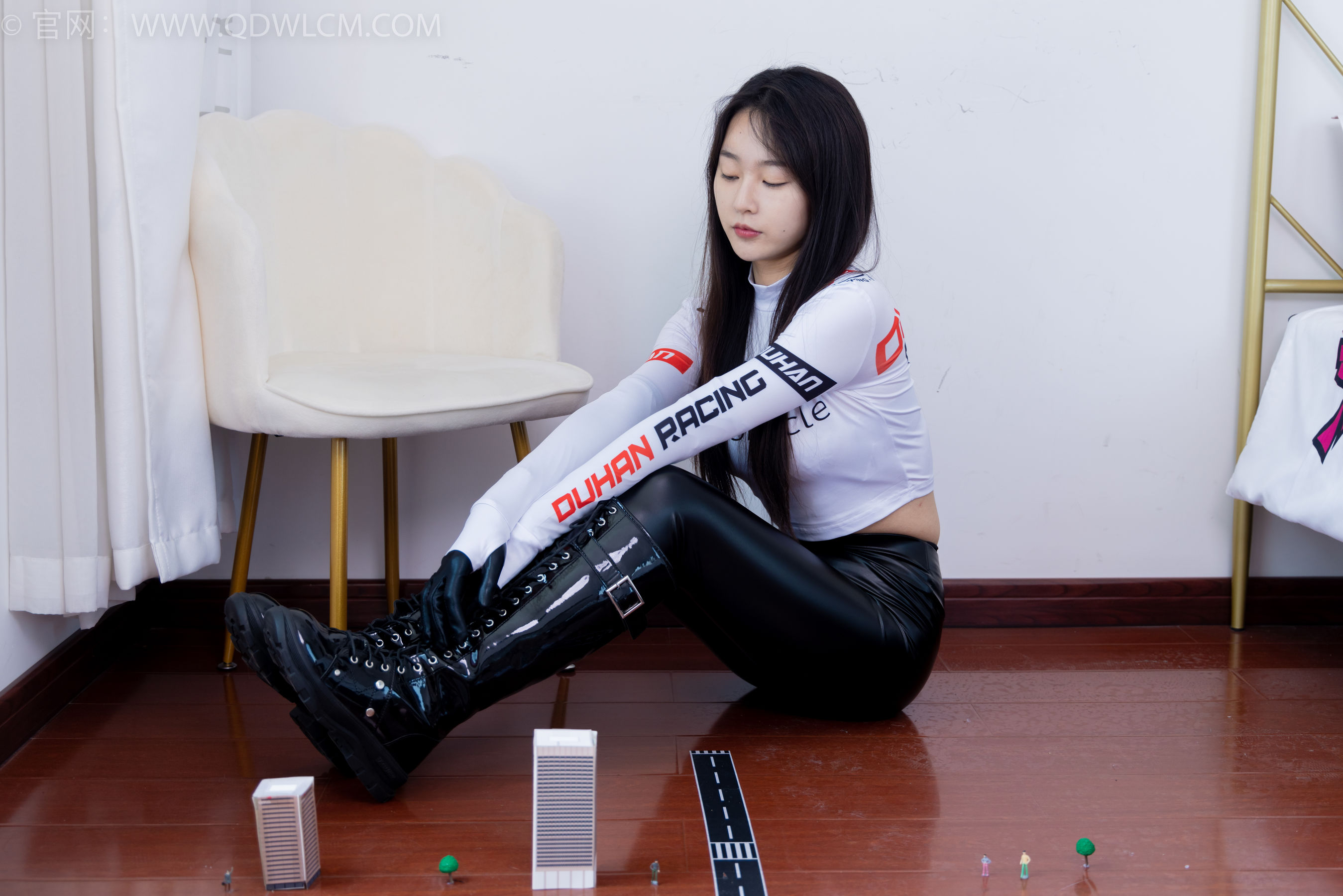 物恋传媒 No.1635 美兔 -机车酷女孩