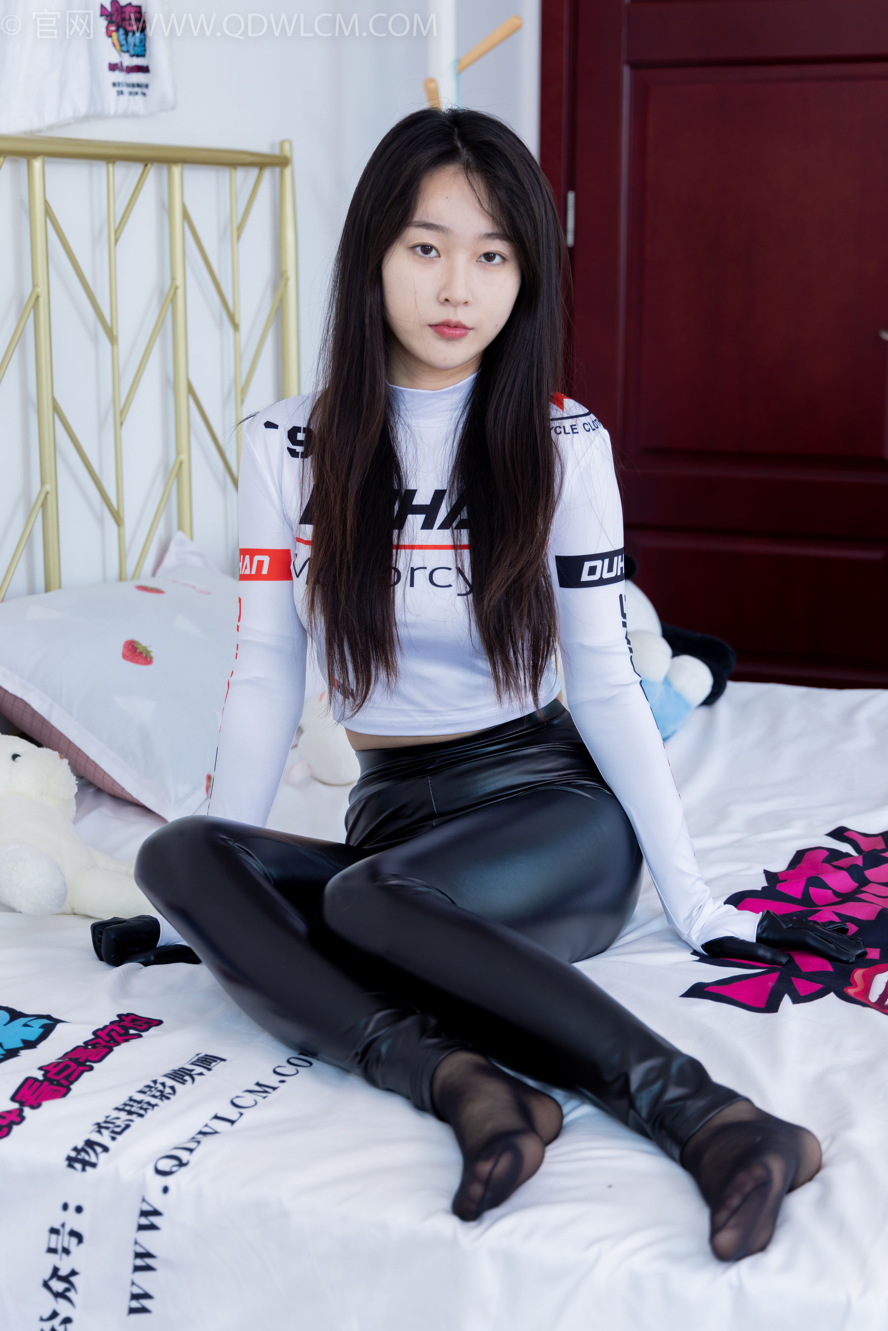 物恋传媒 No.1635 美兔 -机车酷女孩