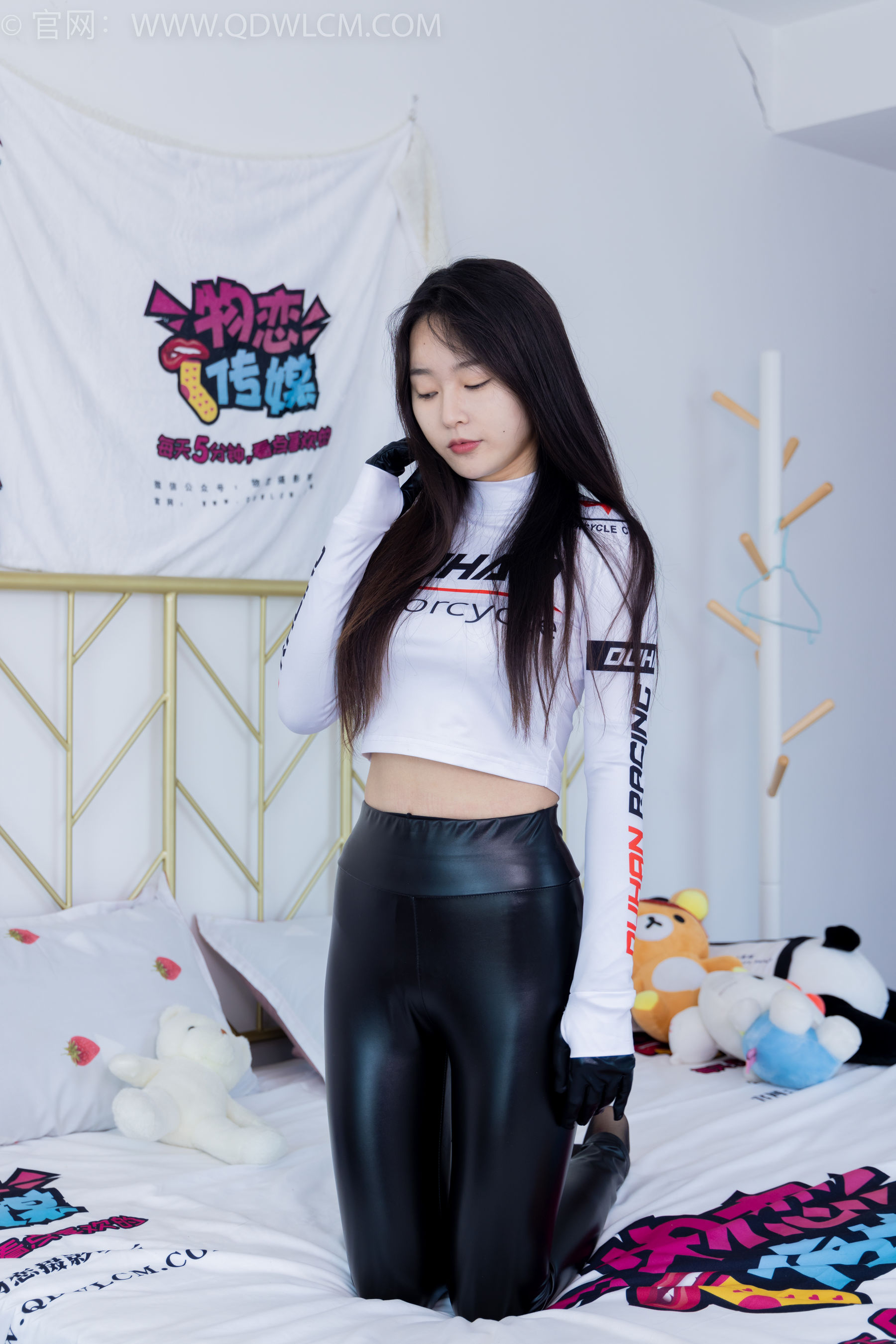 物恋传媒 No.1635 美兔 -机车酷女孩