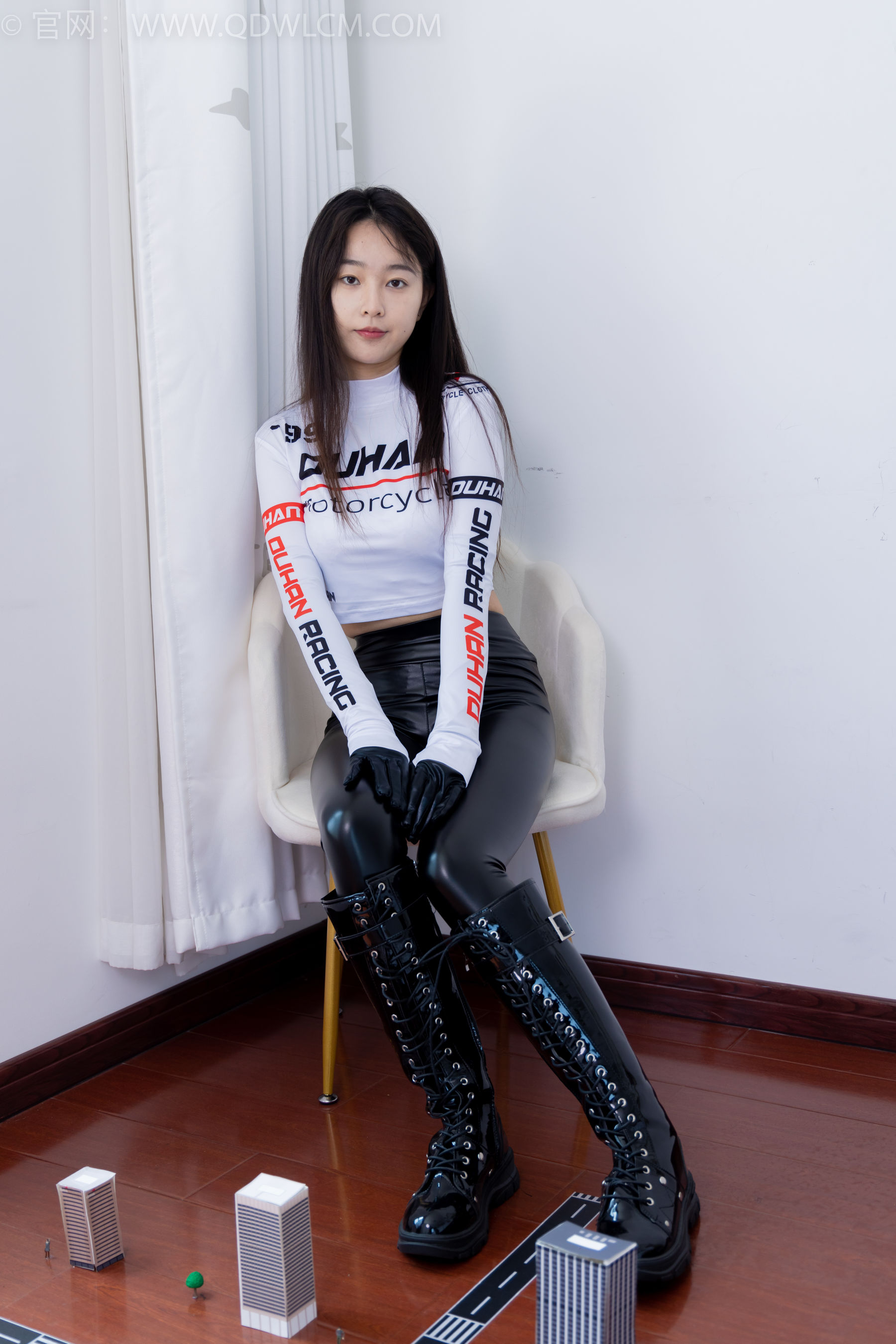 物恋传媒 No.1635 美兔 -机车酷女孩