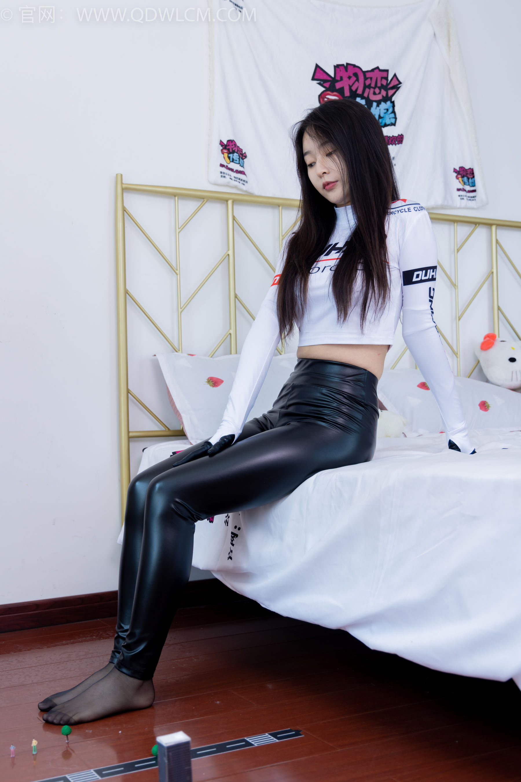 物恋传媒 No.1635 美兔 -机车酷女孩
