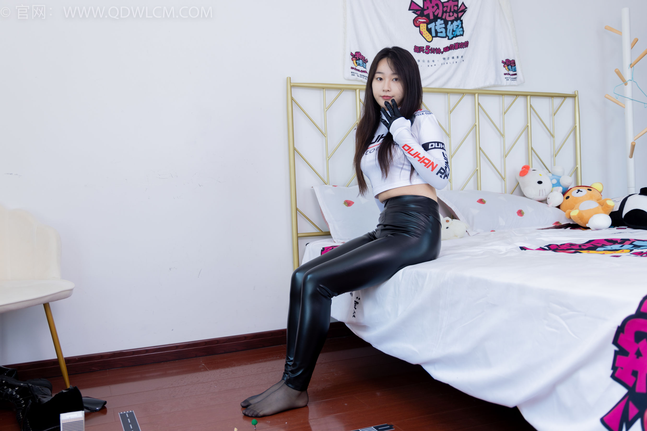 物恋传媒 No.1635 美兔 -机车酷女孩