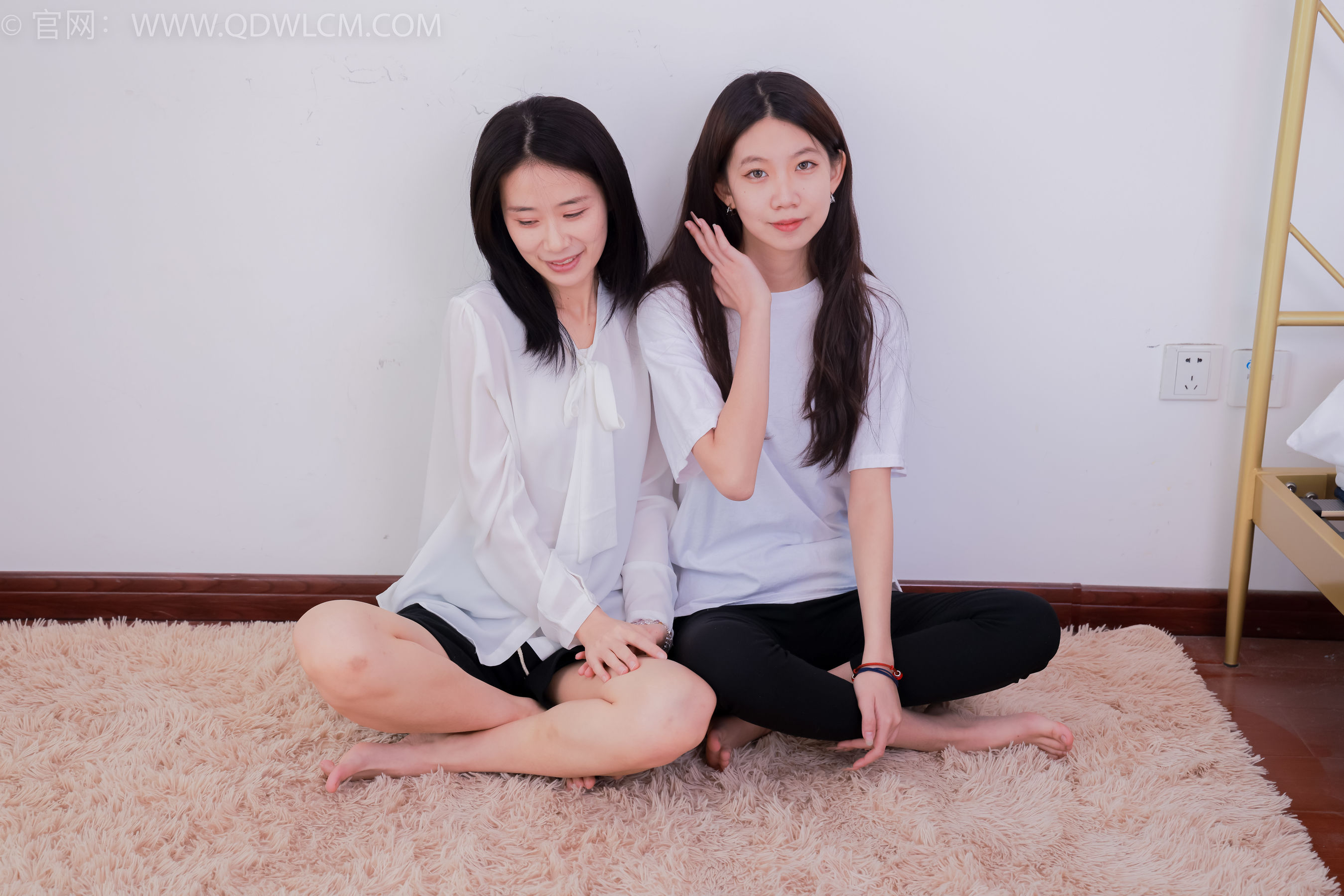 物恋传媒 No.1657 菜菜&纤纤 -闪烁的星星