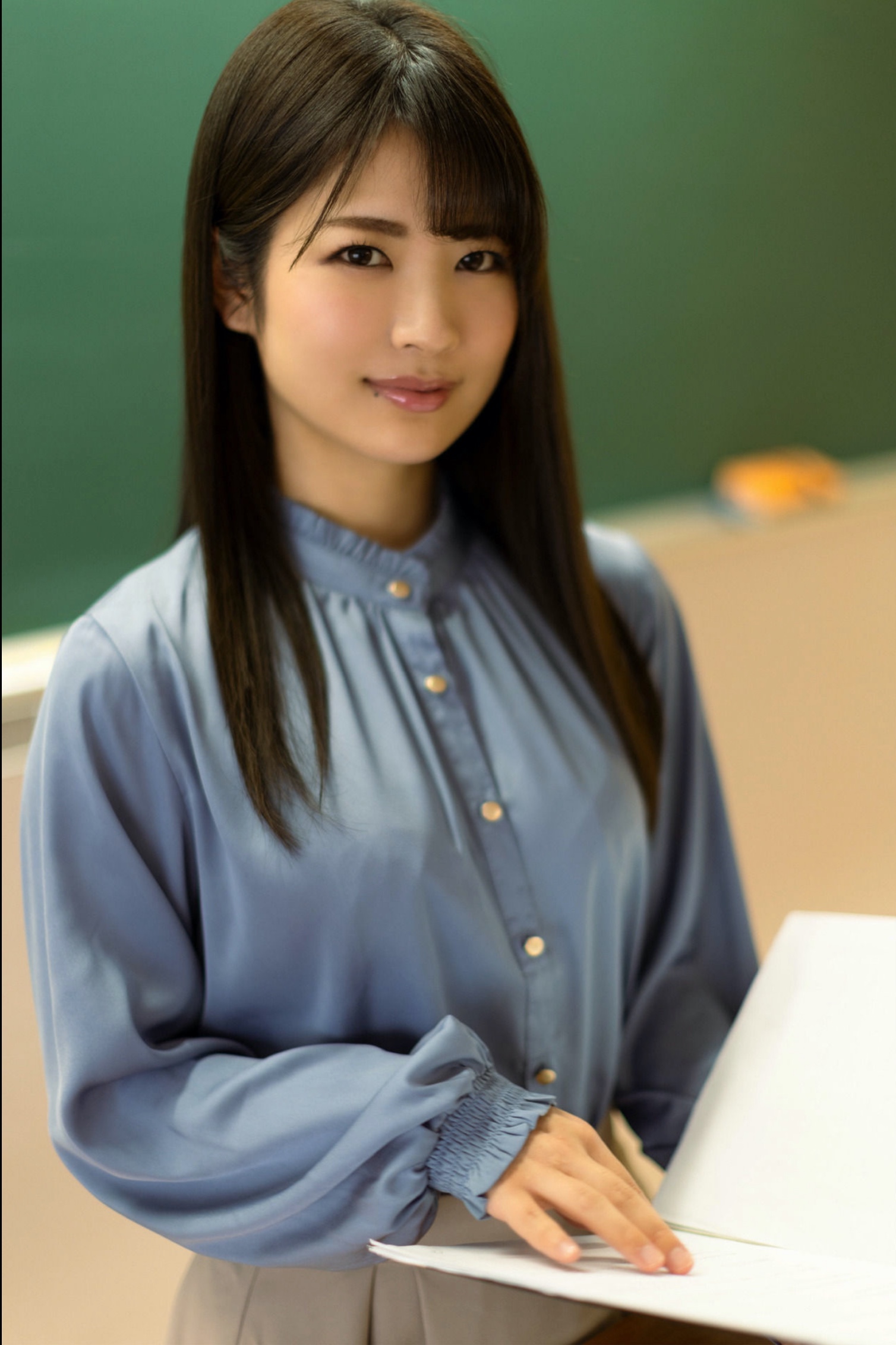 Aoi Mizutani 水谷あおい - Blue sunbeams 蒼い木漏れ日