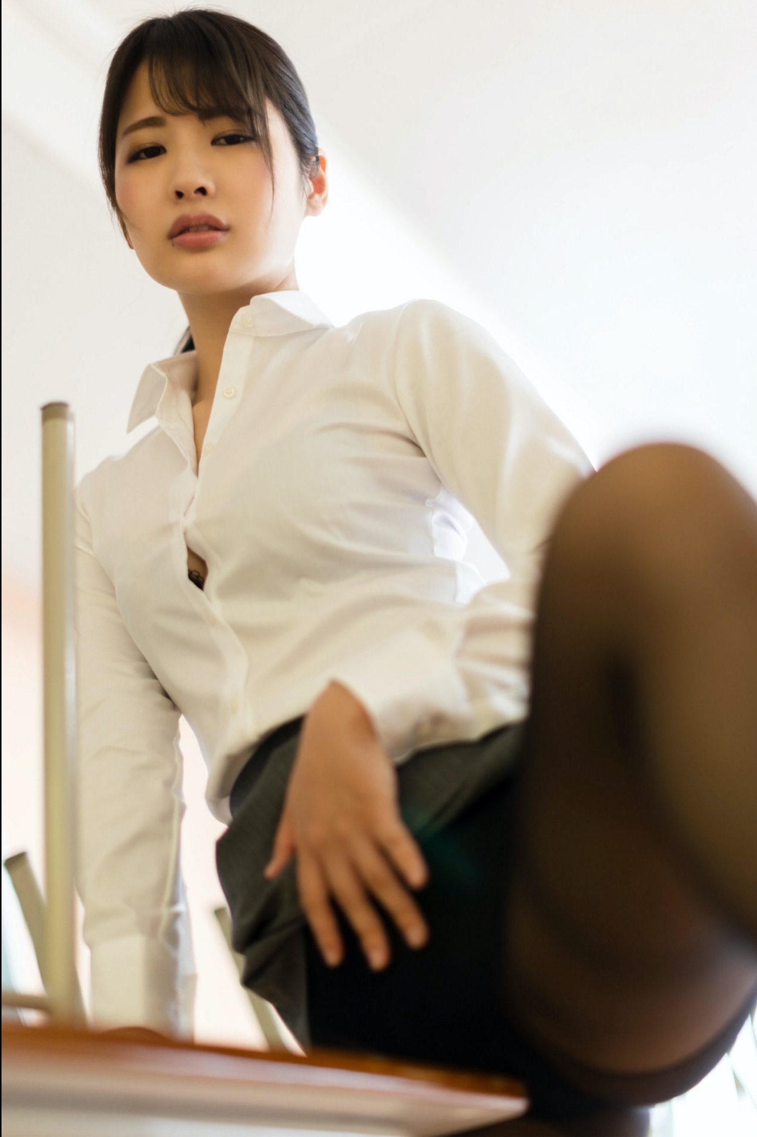 Aoi Mizutani 水谷あおい - Blue sunbeams 蒼い木漏れ日