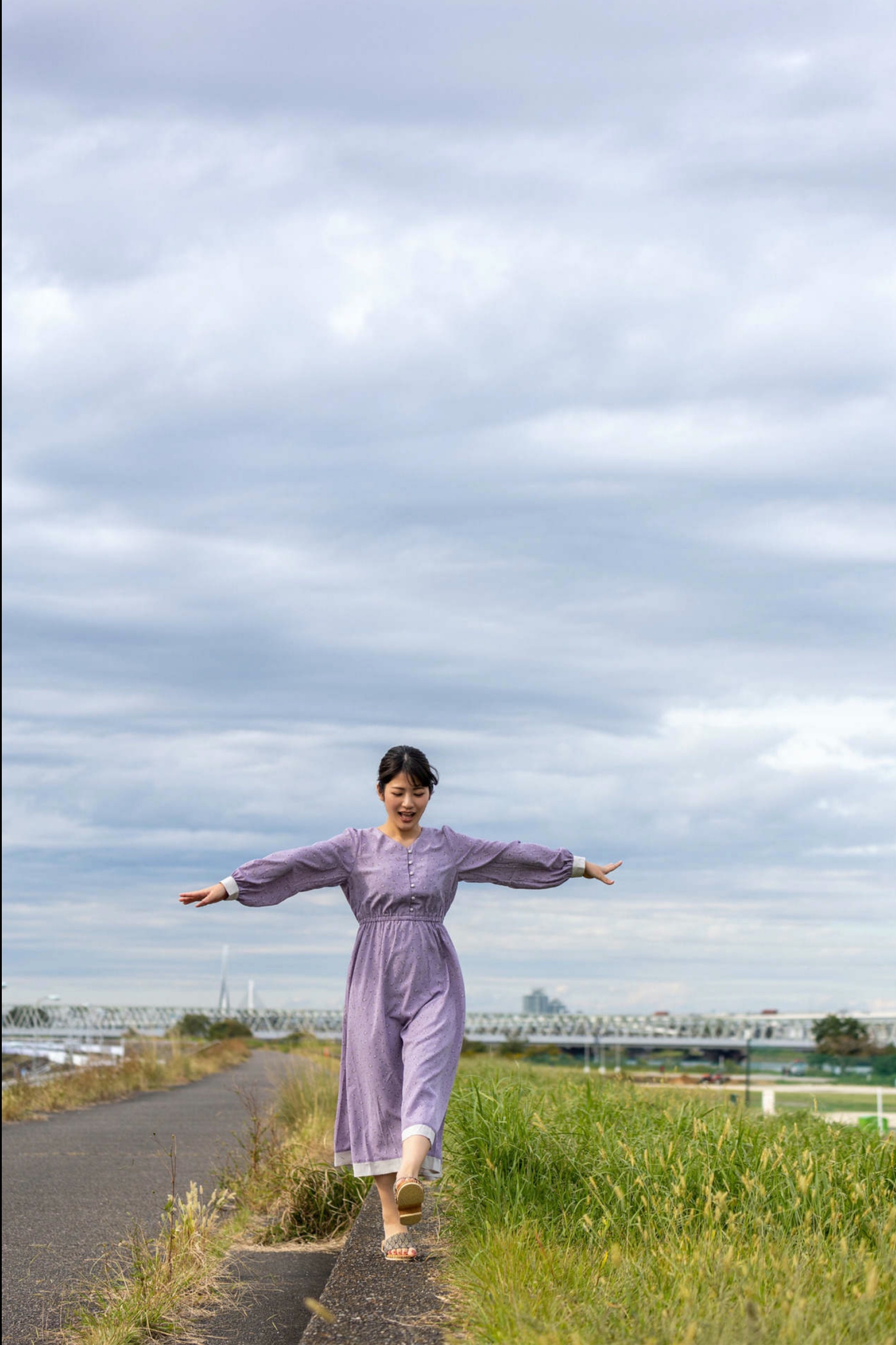 Aoi Mizutani 水谷あおい - Blue sunbeams 蒼い木漏れ日
