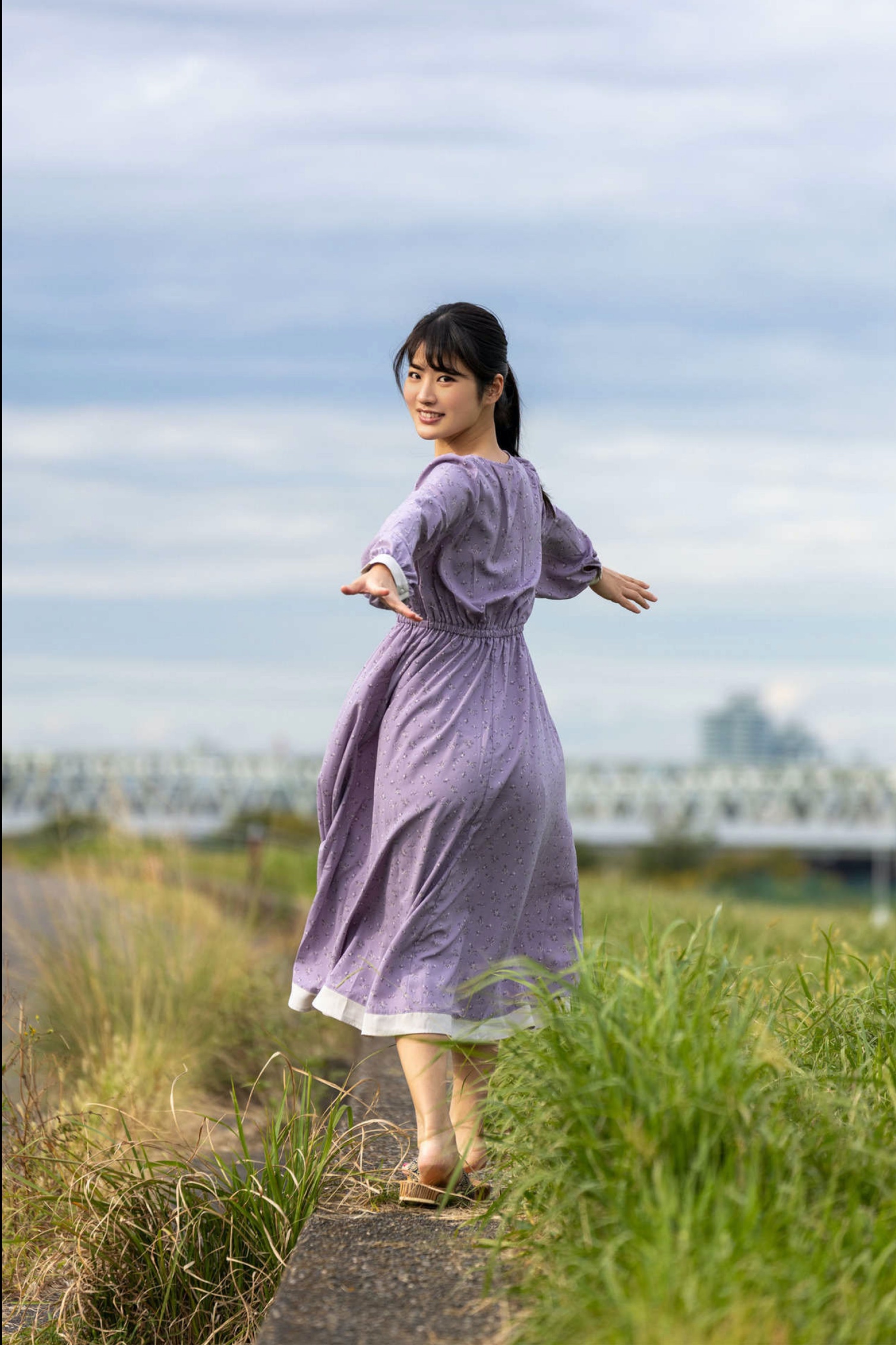Aoi Mizutani 水谷あおい - Blue sunbeams 蒼い木漏れ日