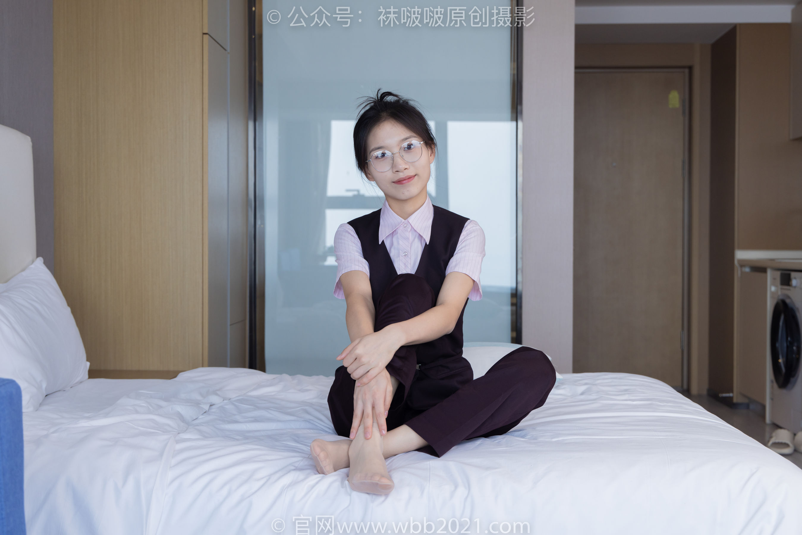 BoBoSocks袜啵啵 No.271 芝士 -平底鞋、短肉丝、银行制服