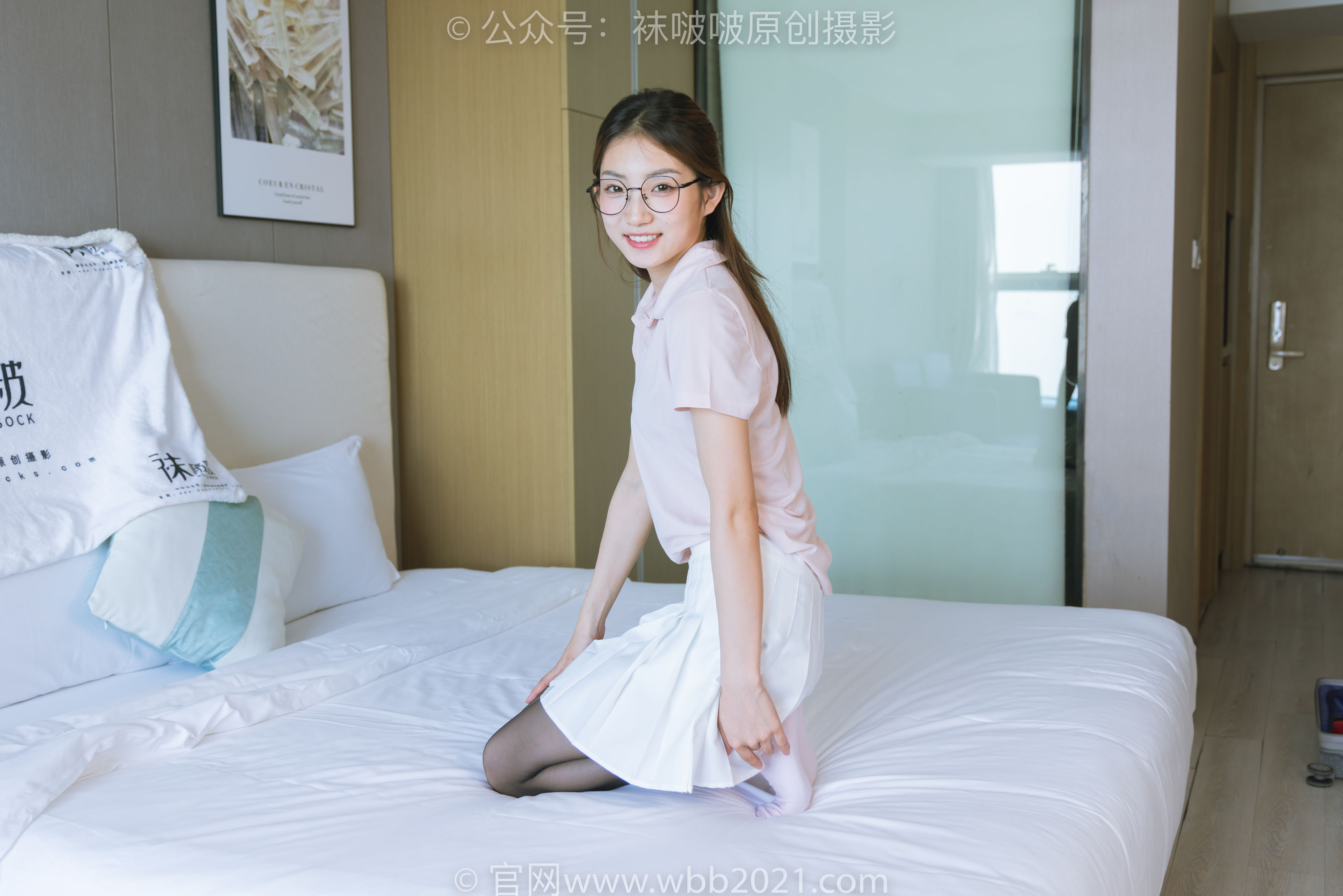 BoBoSocks袜啵啵 No.273 小沫 -运动鞋、粉色棉袜、黑丝
