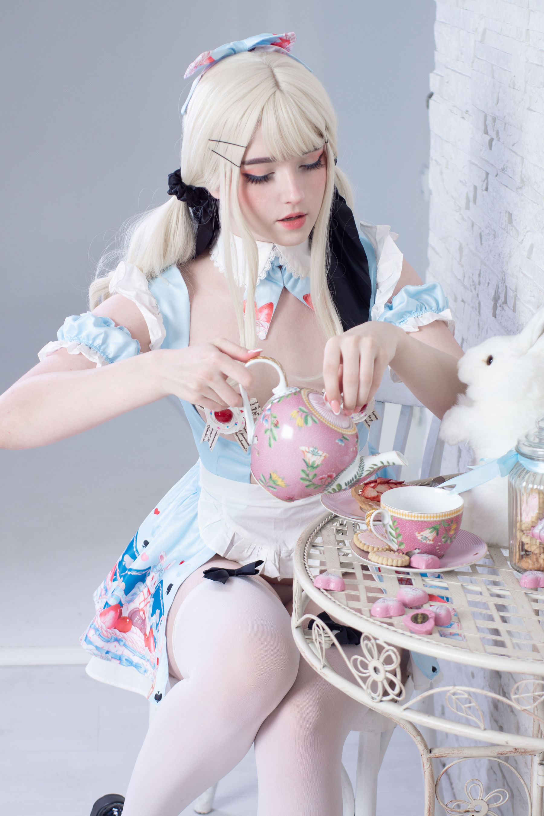 Candy Ball - Alice in Easterland