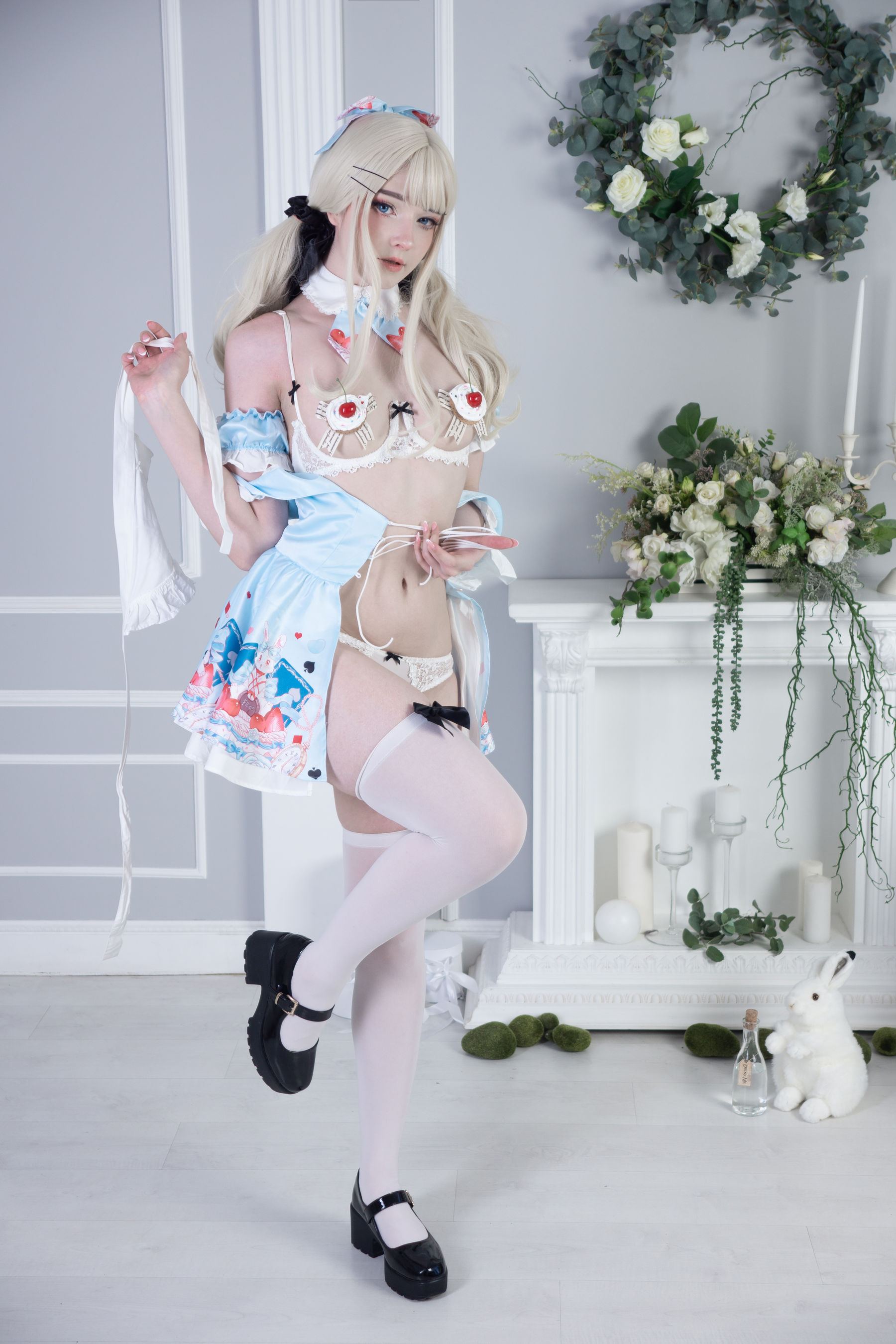 Candy Ball - Alice in Easterland