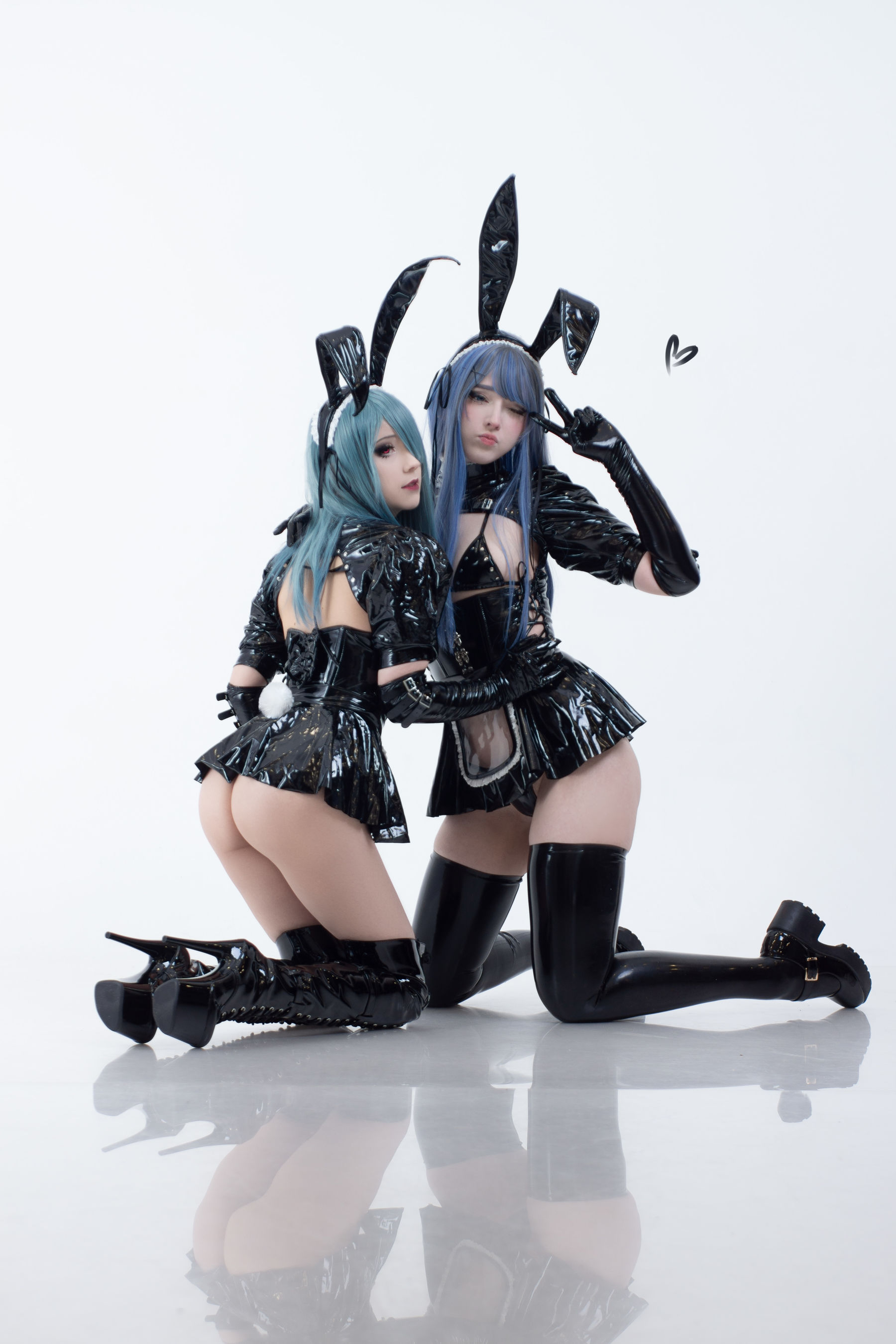 Candy Ball - Latex Bunny Twins