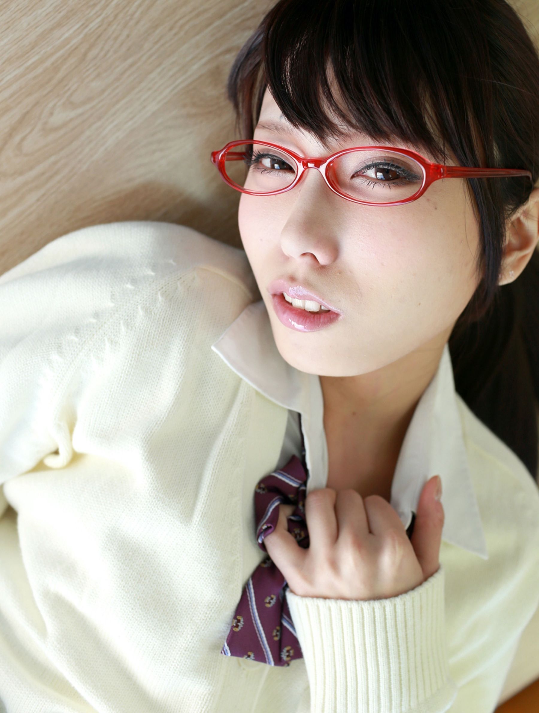 Chika Arimura 有村千佳 - 教室でイケナイコト