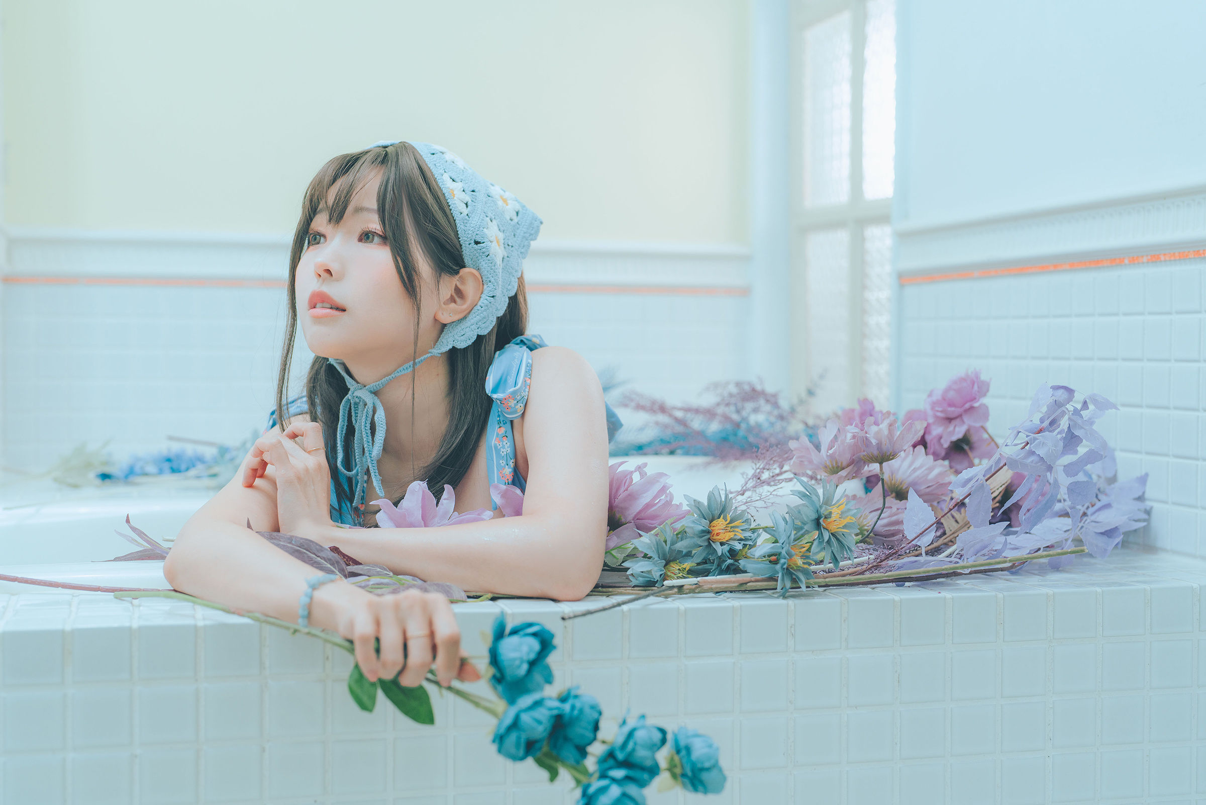 Ely_eee(ElyEE子) - 復古水藍花