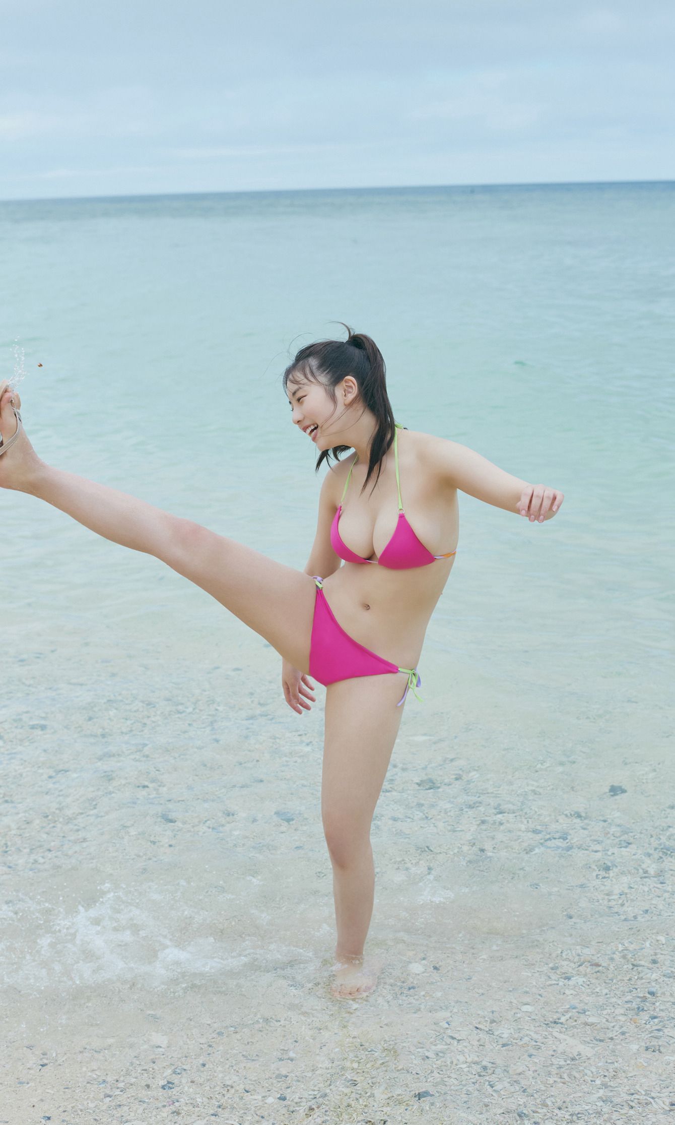 Hina Kikuchi 菊地姫奈 - 満喫するぜ、18歳の夏休み