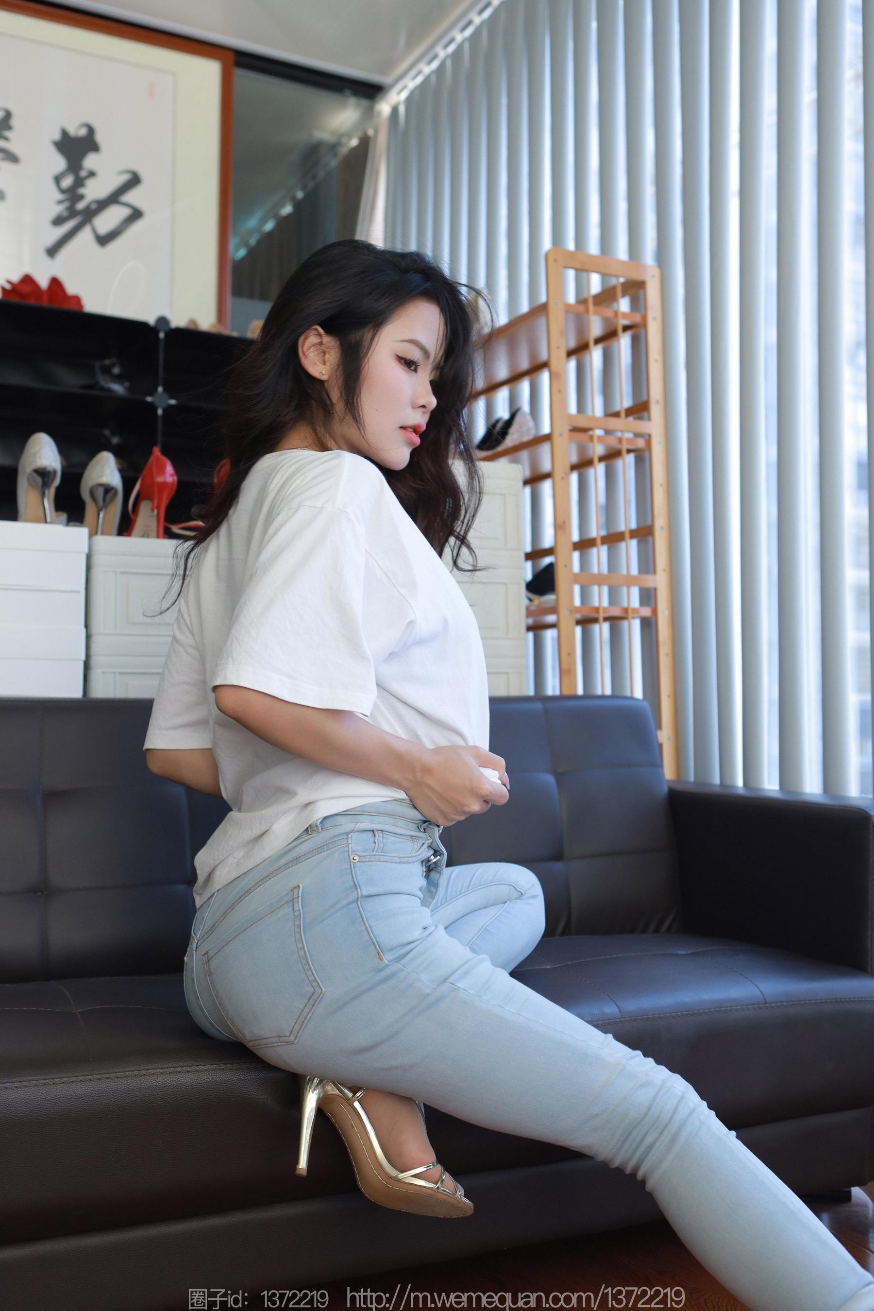 IESS异思趣向 - 模特： 兔兔 《白T牛仔裤里丝》