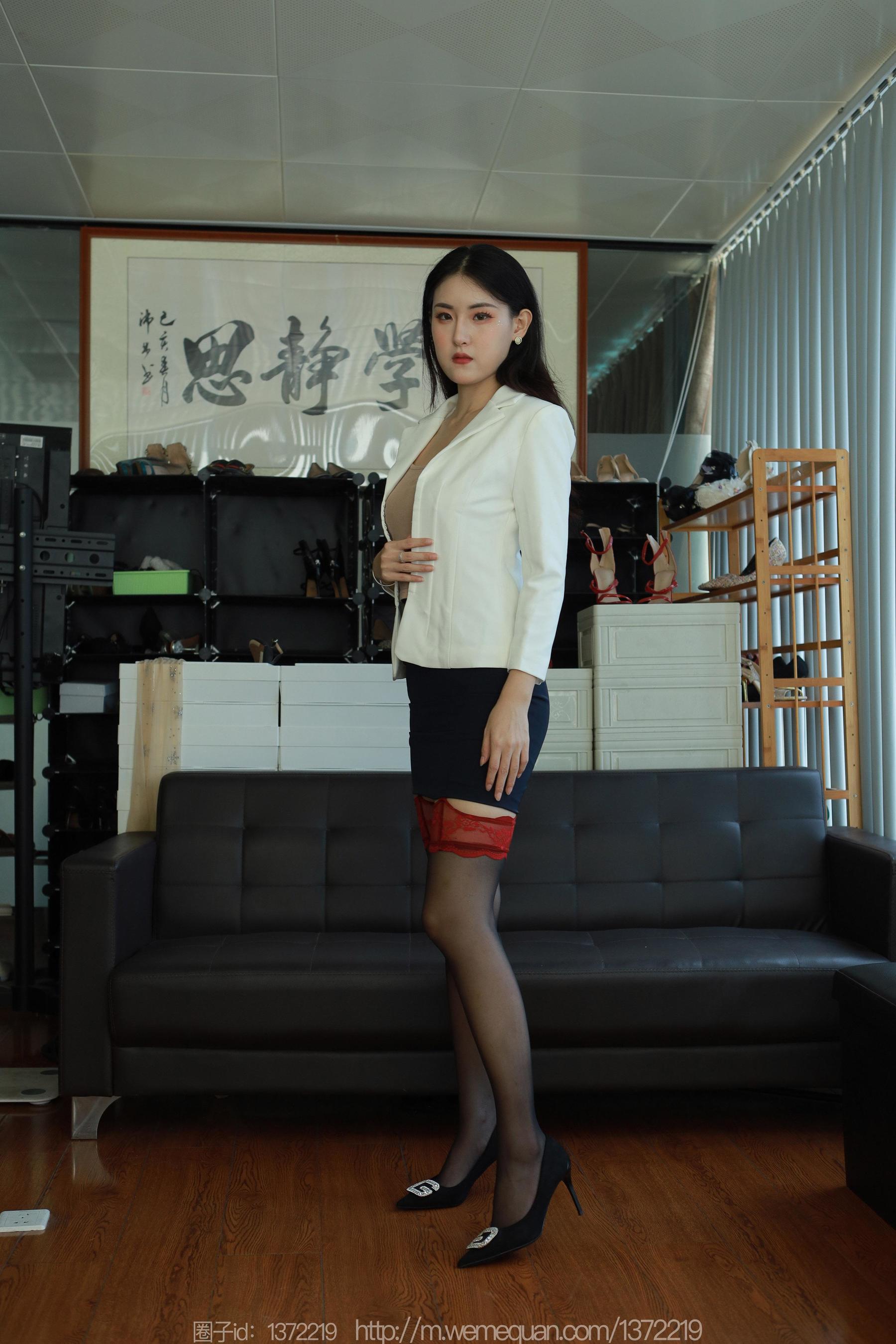 IESS异思趣向 - 模特： 小宝 《红色警戒》