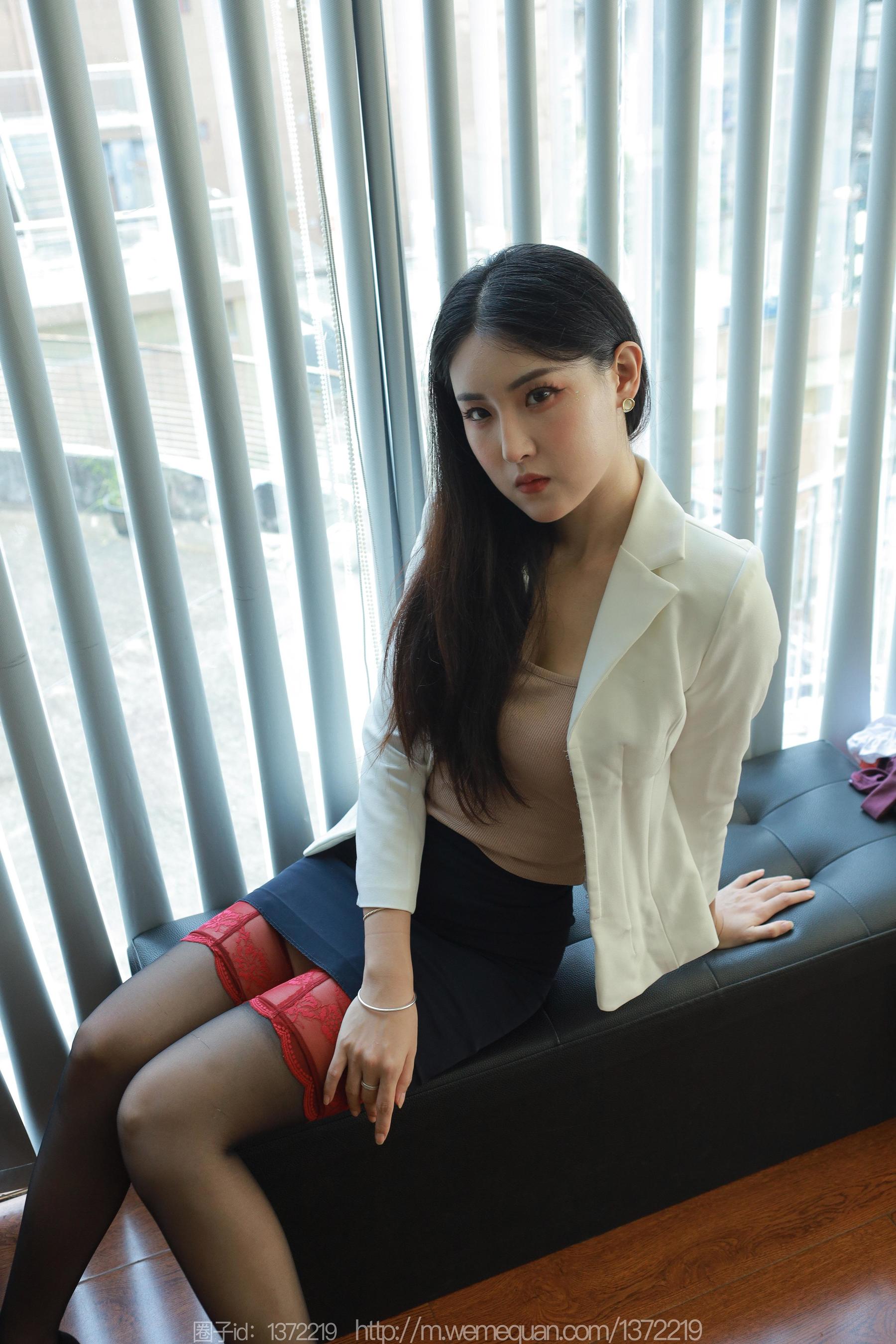 IESS异思趣向 - 模特： 小宝 《红色警戒》