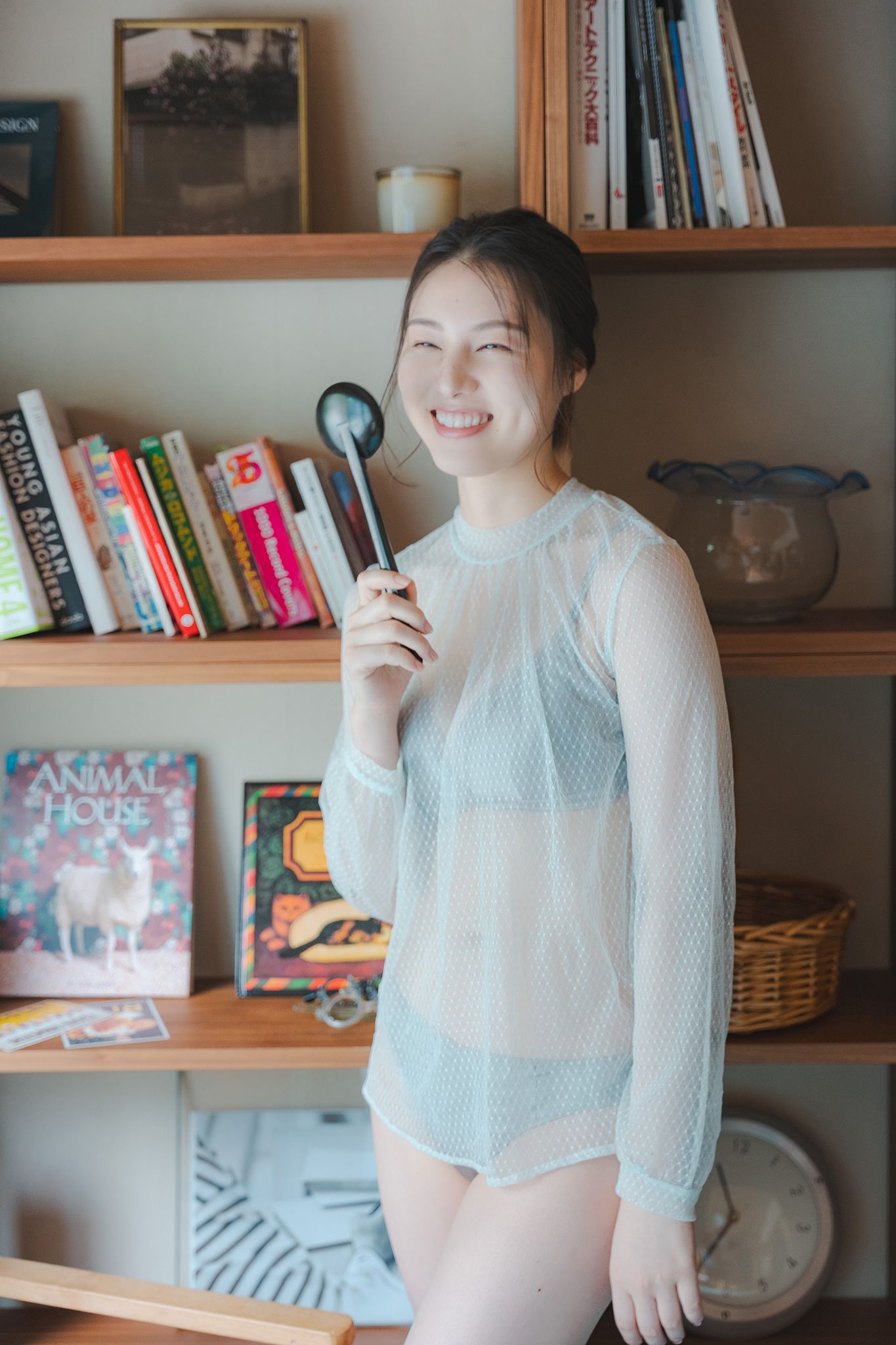 Iori Sagara 相楽伊織 – 夏の部屋で、伊織と。