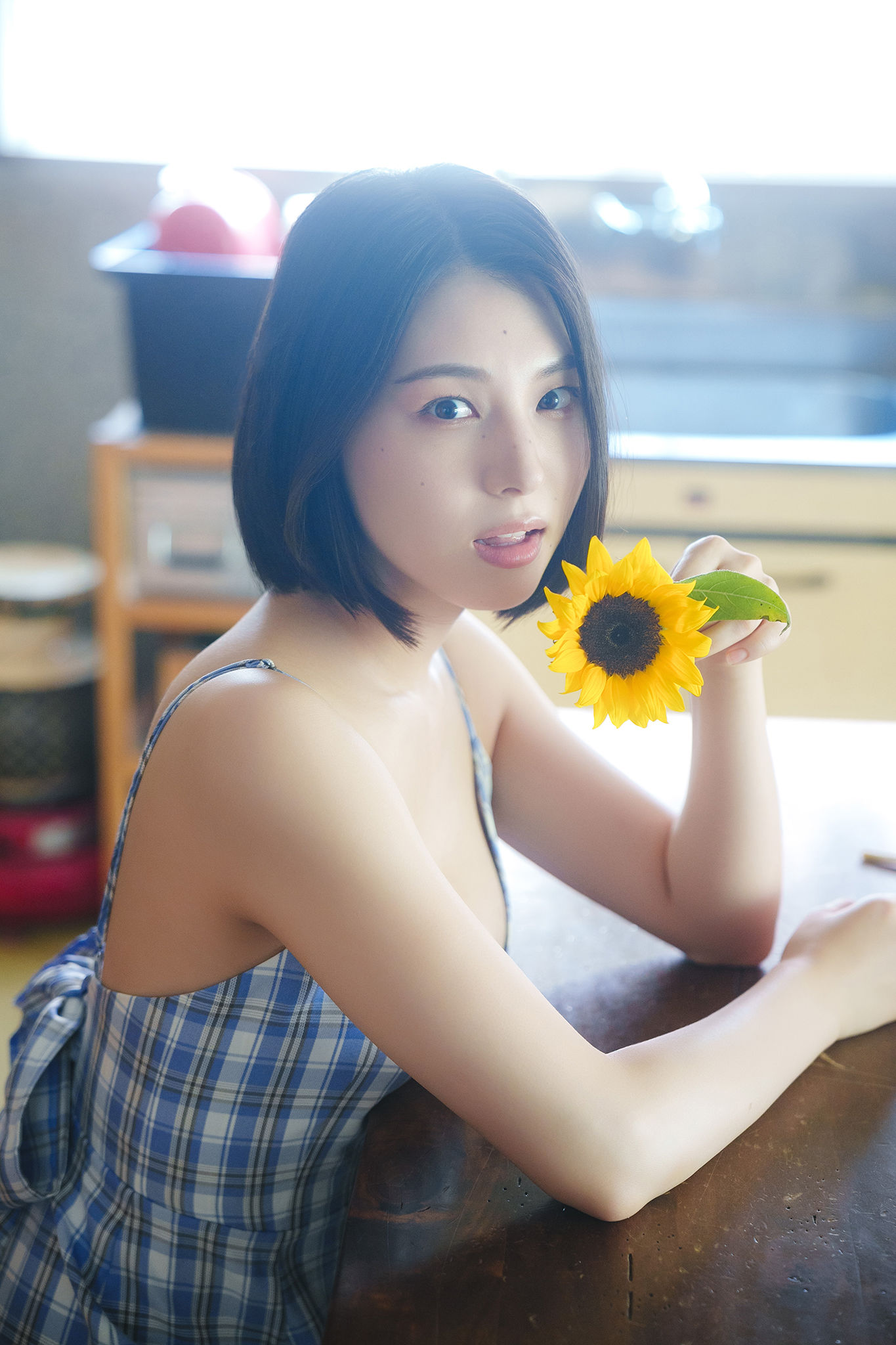Iori Sagara 相楽伊織 – 夏の部屋で、伊織と。