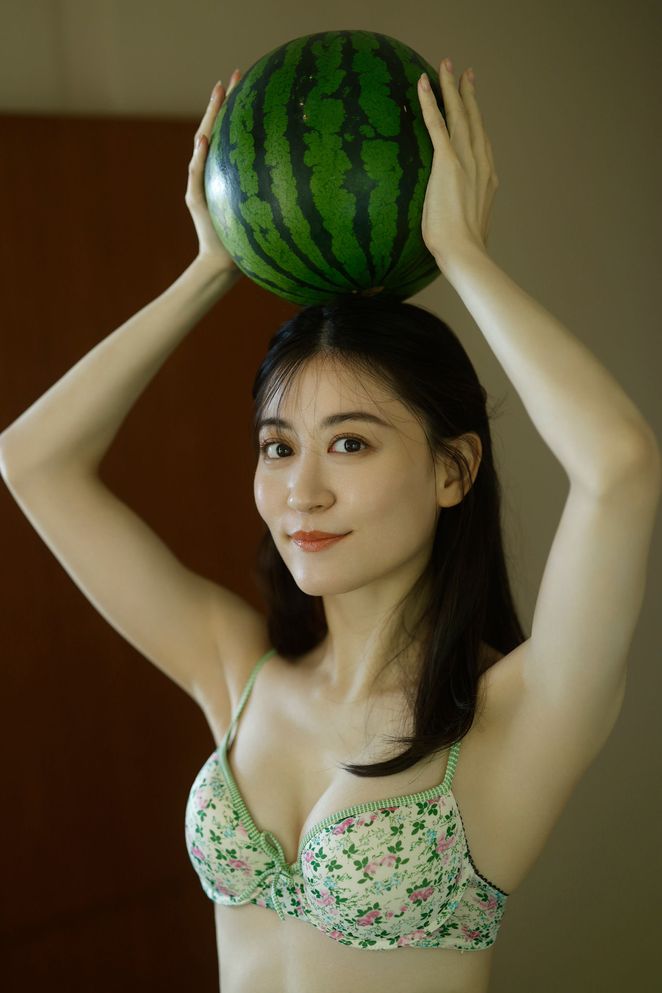 Kei Jonishi 上西恵 – 純白の艶肌