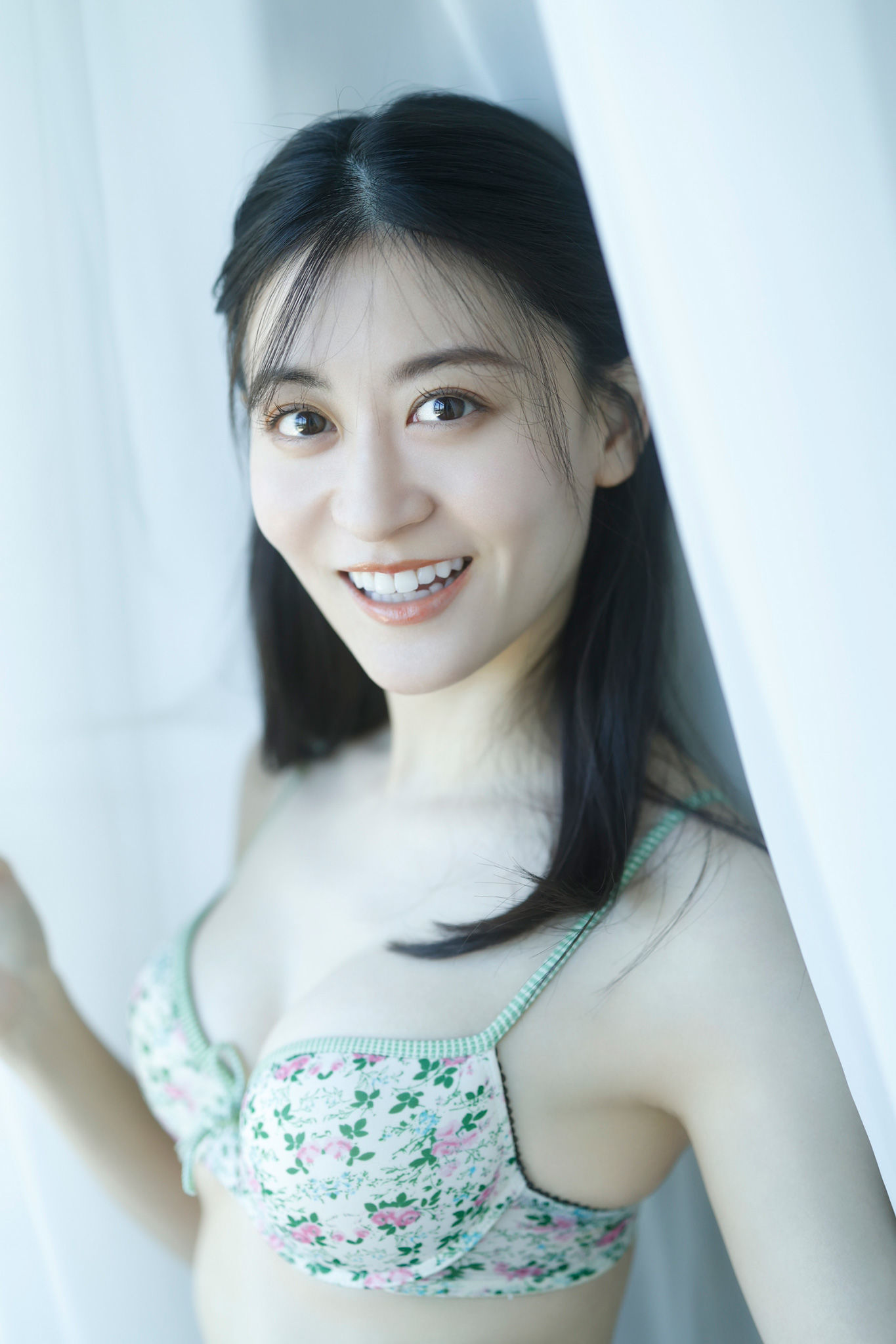Kei Jonishi 上西恵 – 純白の艶肌