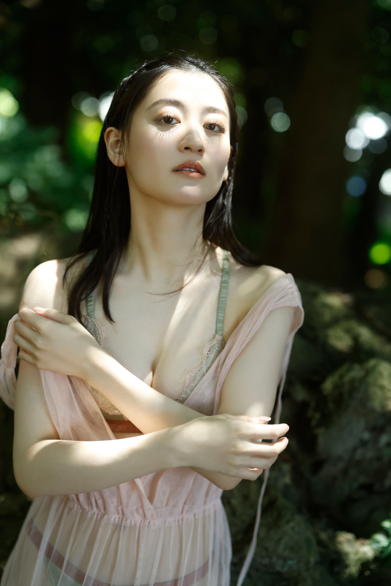 Kei Jonishi 上西恵 – 純白の艶肌