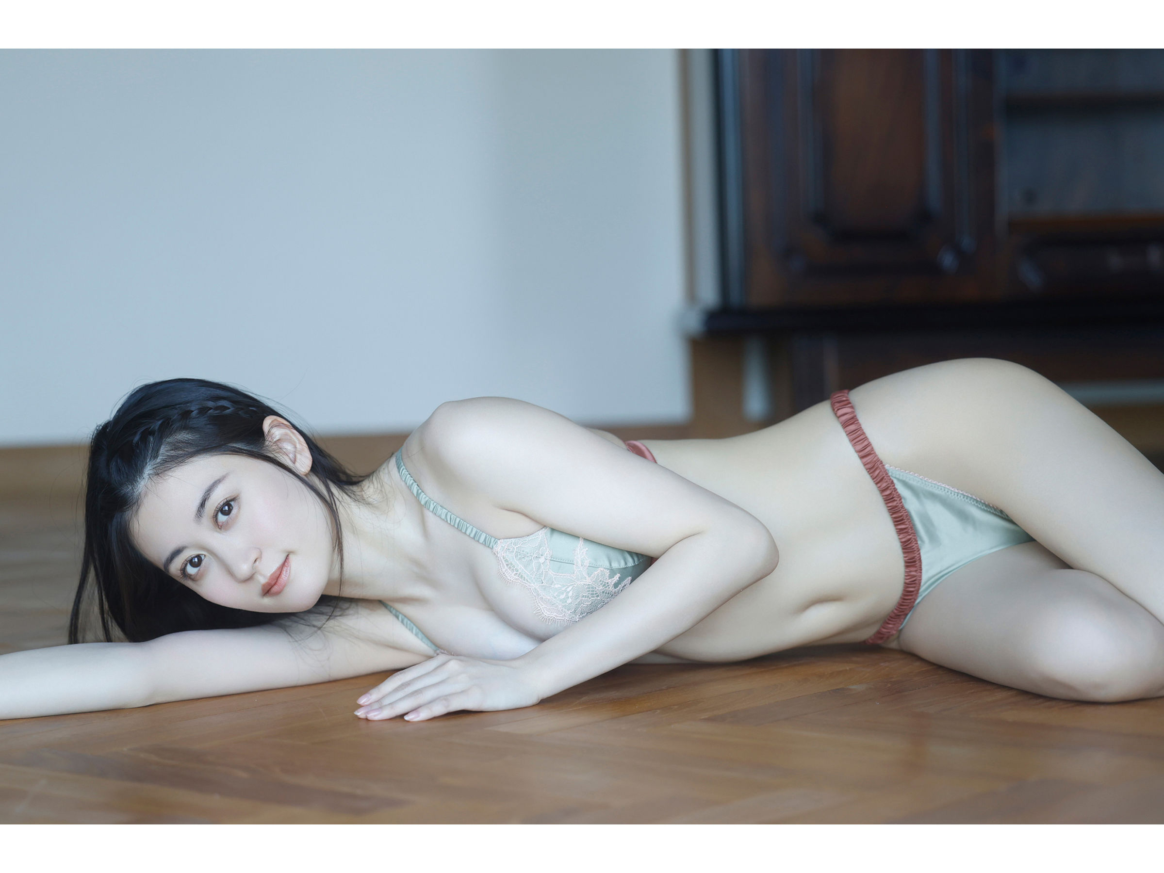 Kei Jonishi 上西恵 – 純白の艶肌