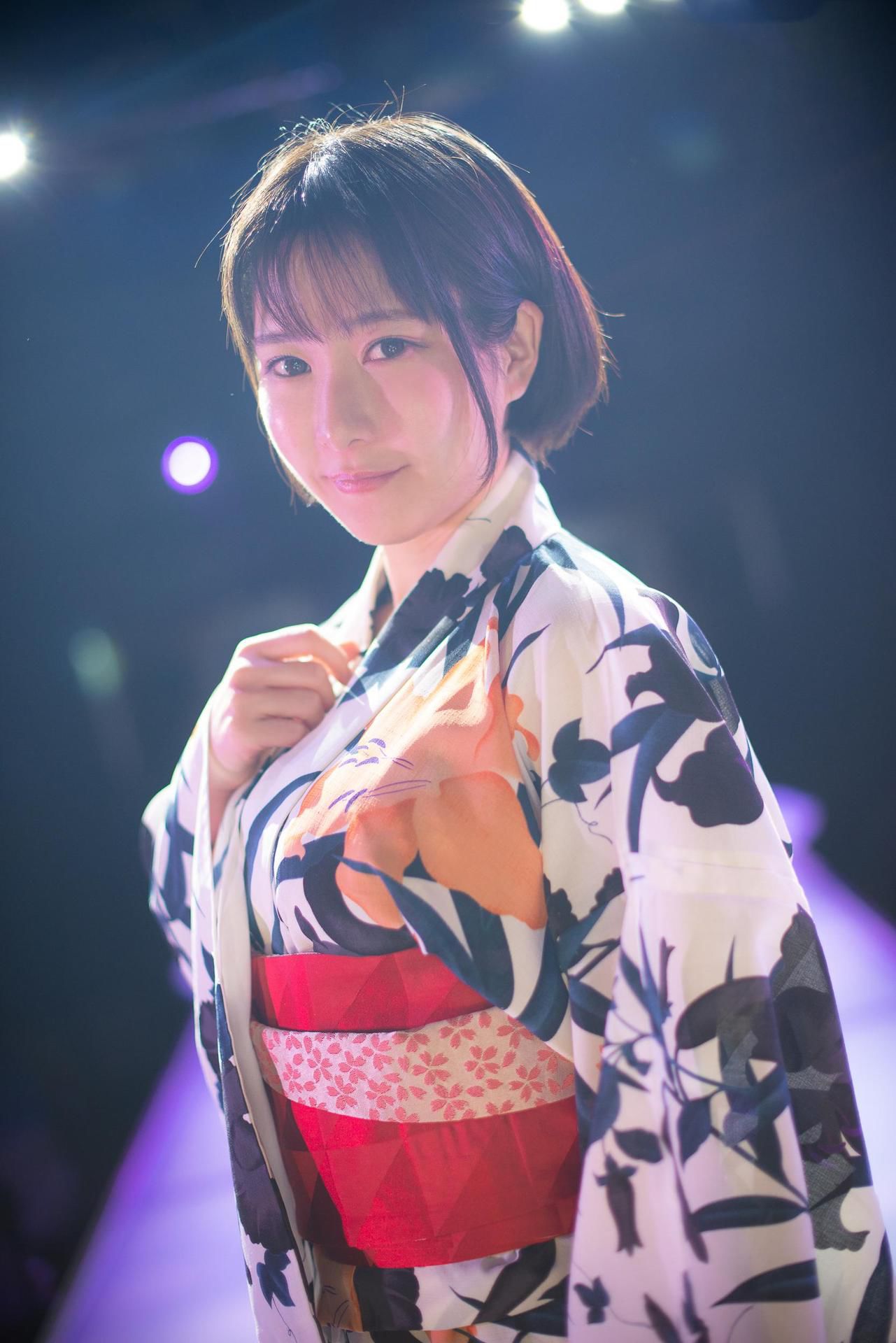 Luna Amemiya 雨宮留菜 - ~real~ Vol.5